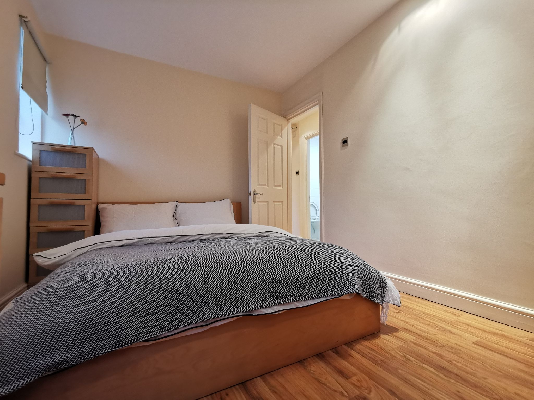 2 bedroom apartment flat/apartment To Let in Wembley - Double bedroom