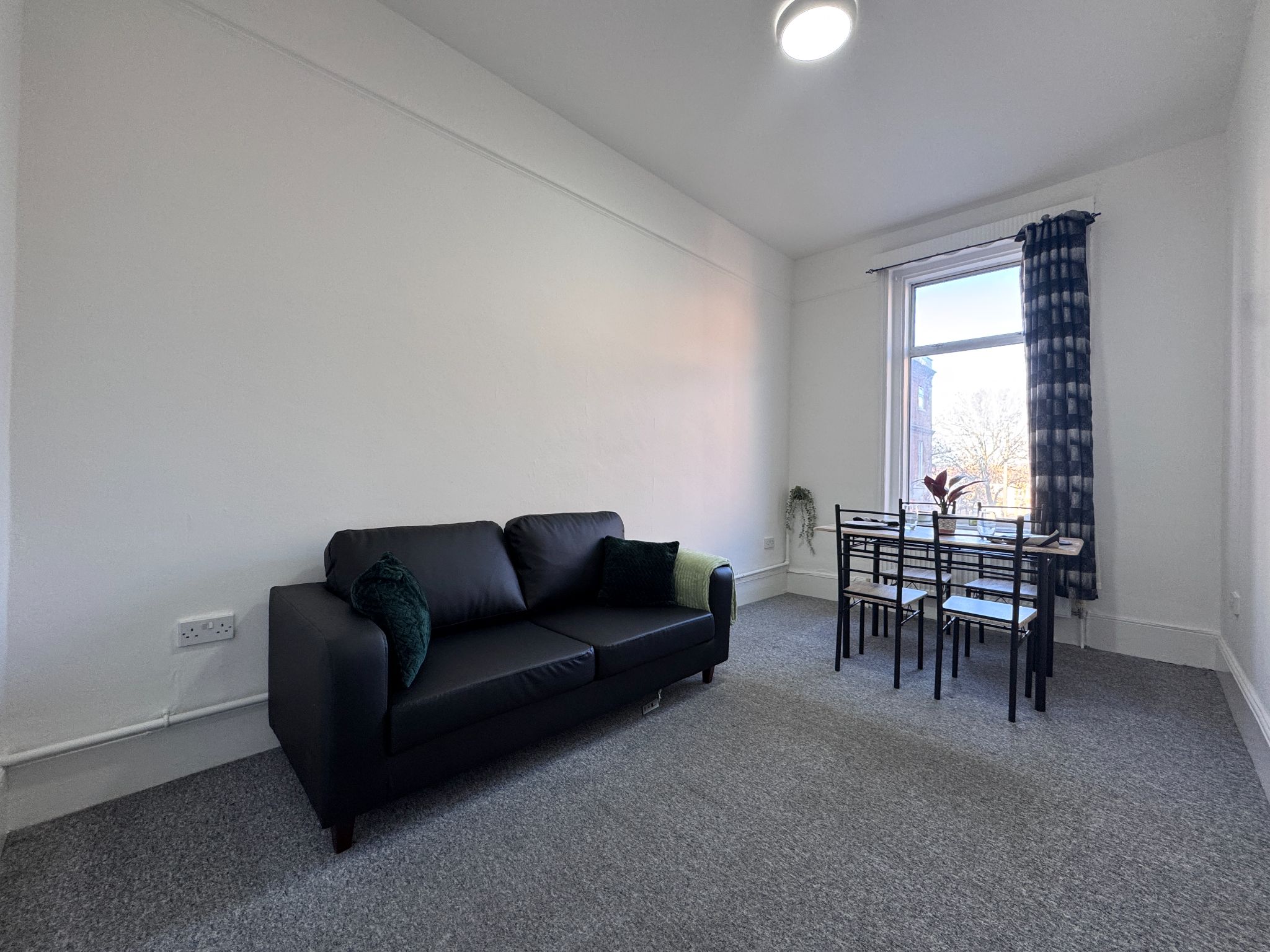 1 bedroom apartment flat/apartment To Let in Willesden Green - Photograph 1