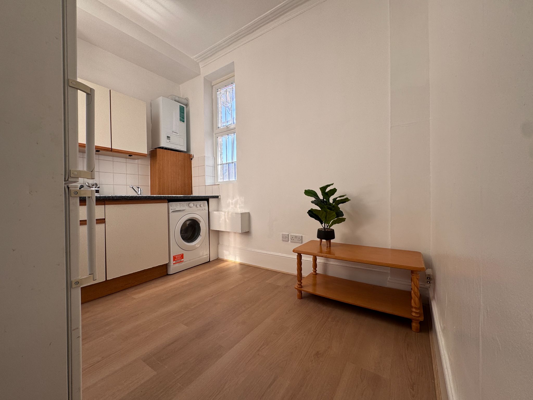 1 bedroom apartment flat/apartment To Let in Willesden Green - Photograph 7