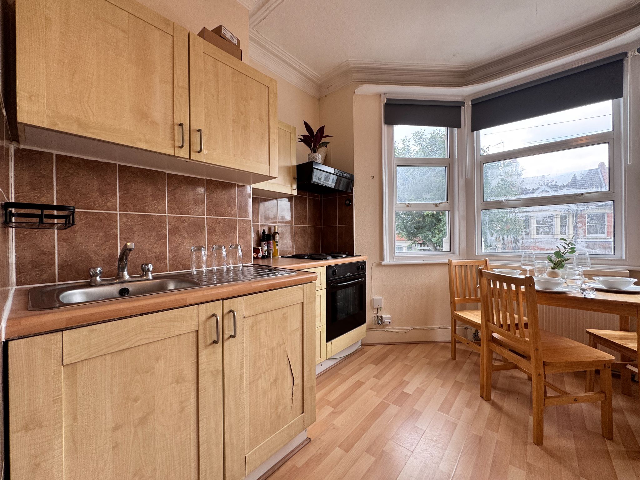 2 bedroom apartment flat/apartment To Let in Willesden - Property photograph