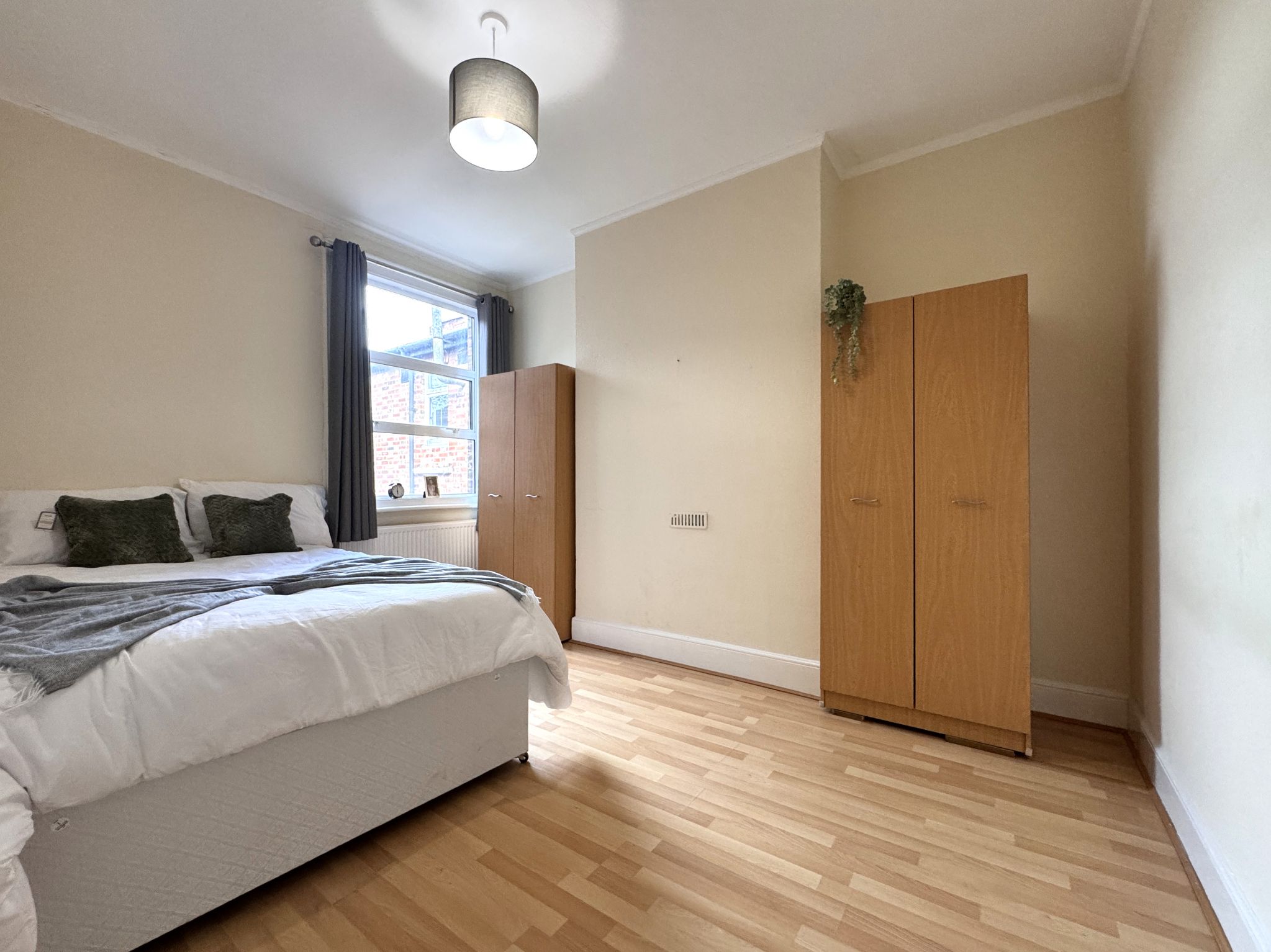 2 bedroom apartment flat/apartment To Let in Willesden - Photograph 7