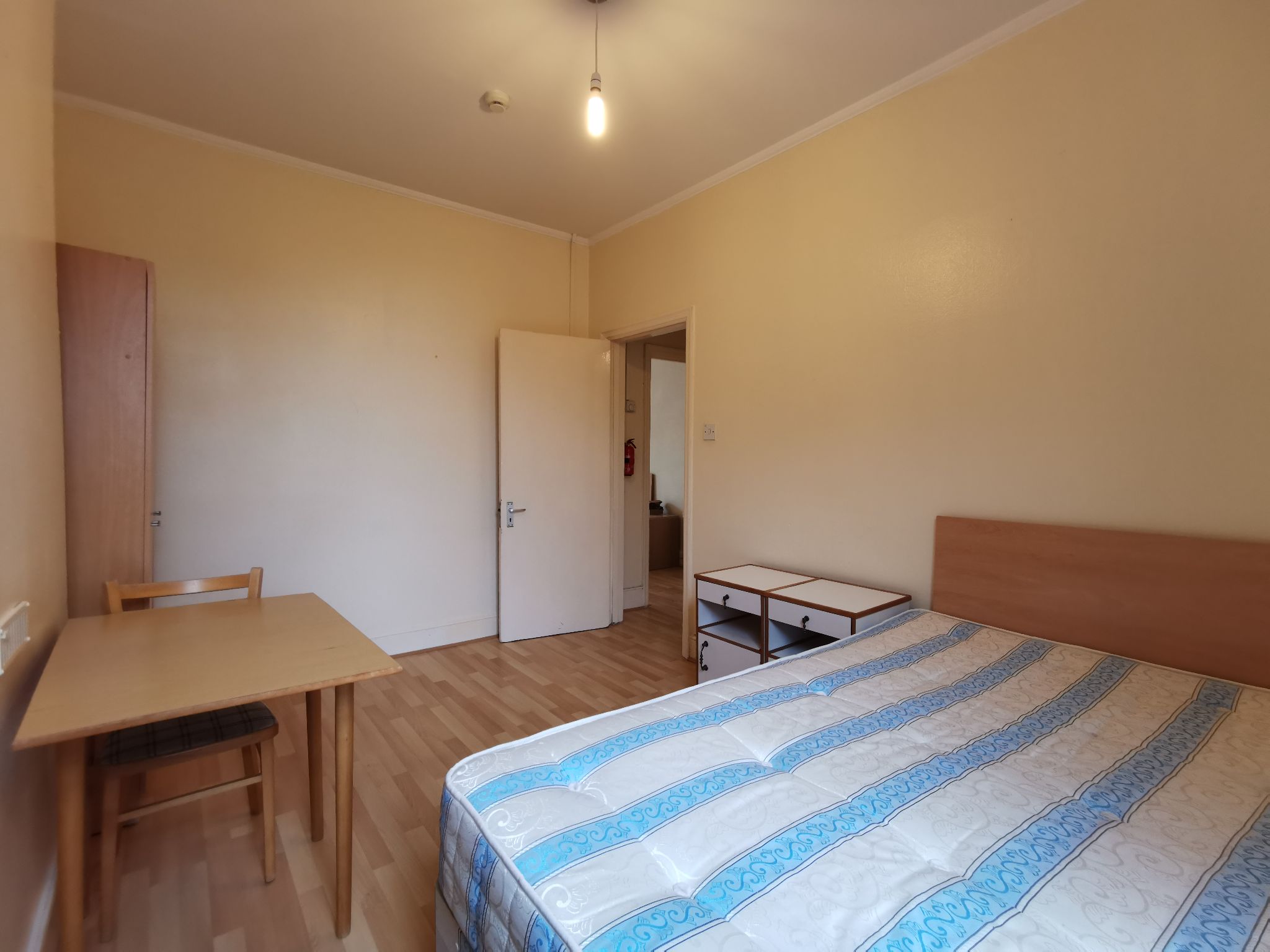 2 bedroom apartment flat/apartment To Let in London - Photograph 12