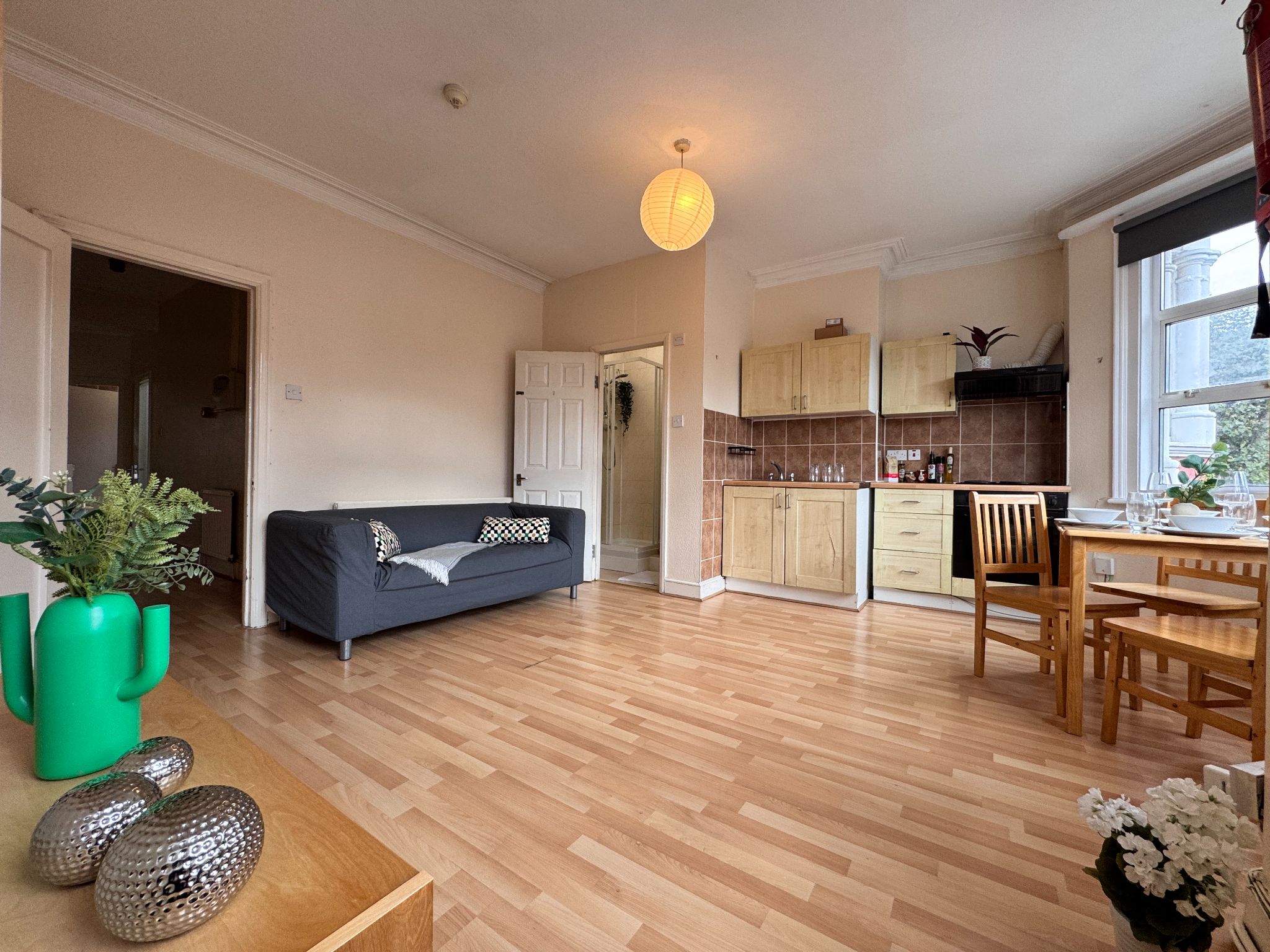 2 bedroom apartment flat/apartment To Let in Willesden - Property photograph
