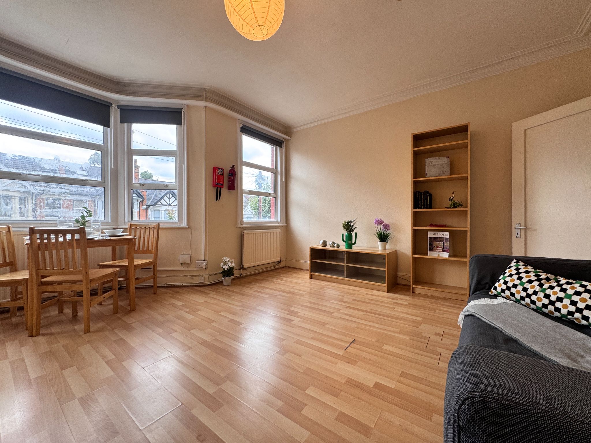 2 bedroom apartment flat/apartment To Let in Willesden - Property photograph