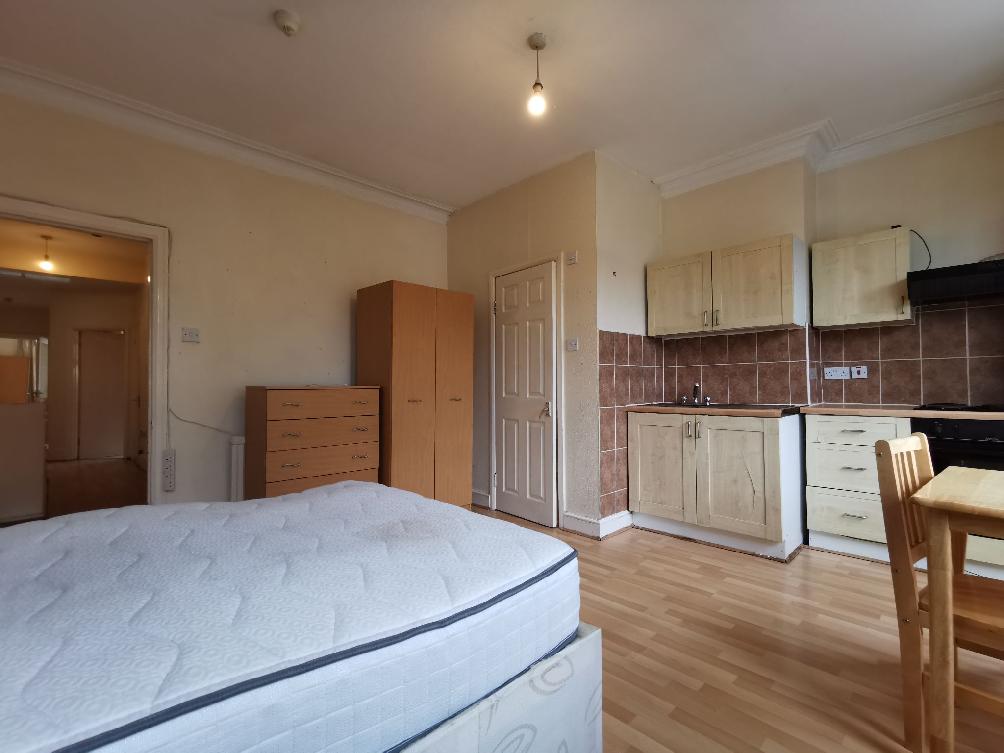 2 bedroom apartment flat/apartment To Let in London - Photograph 11