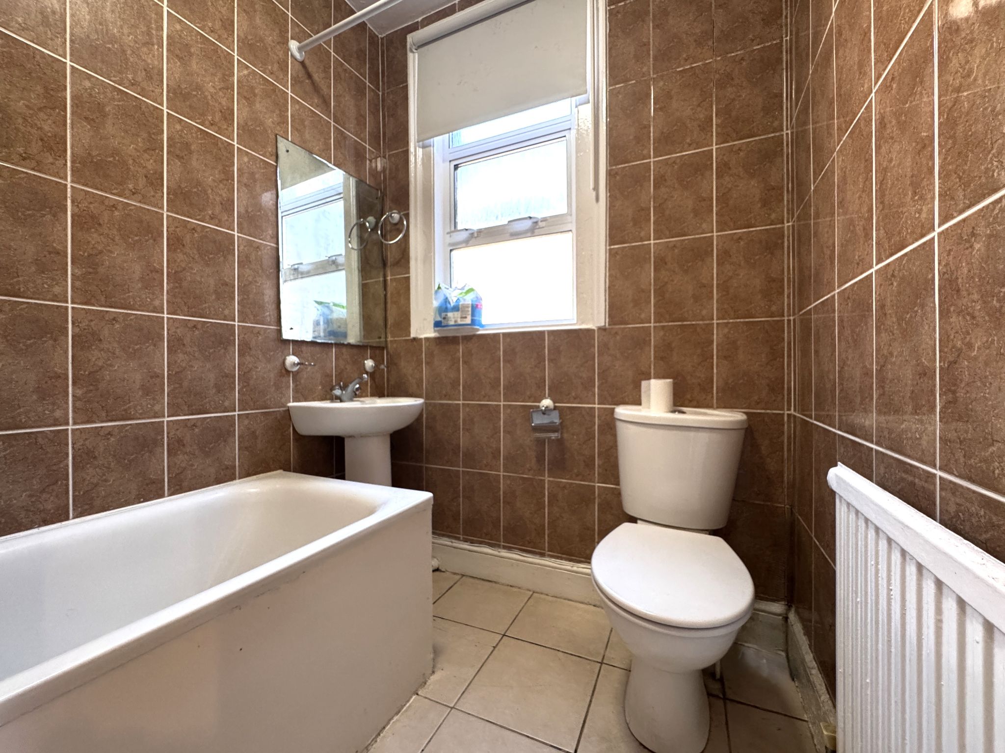 2 bedroom apartment flat/apartment To Let in Willesden - Photograph 9
