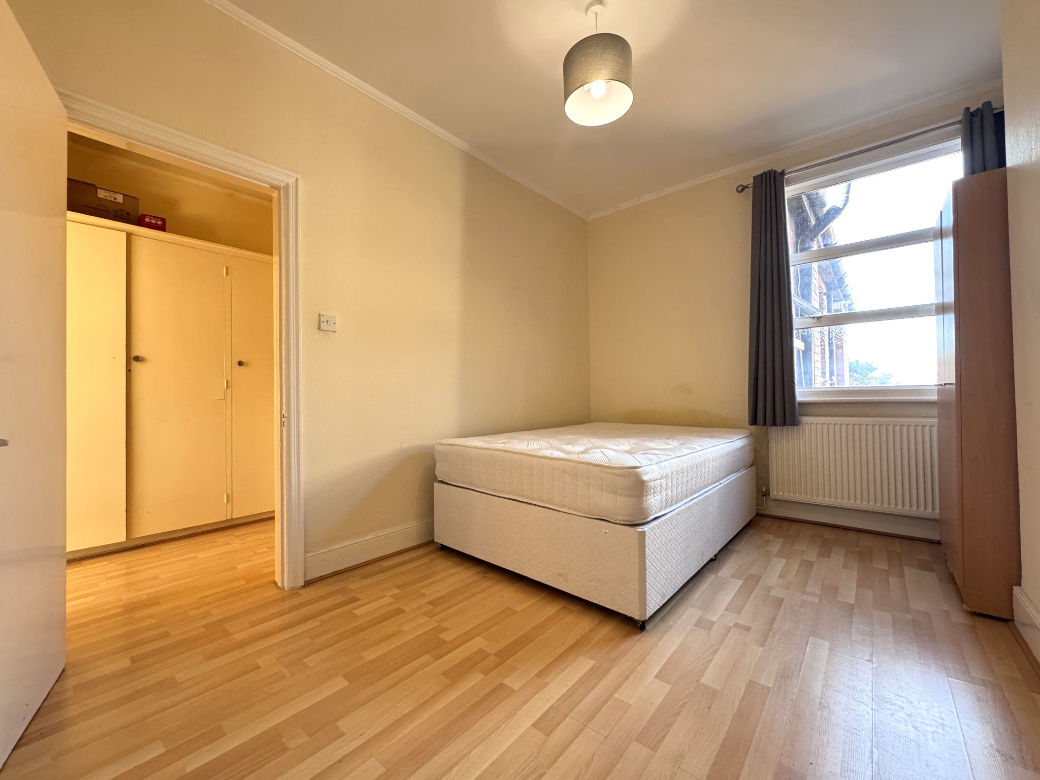 2 bedroom apartment flat/apartment To Let in Willesden - Photograph 8