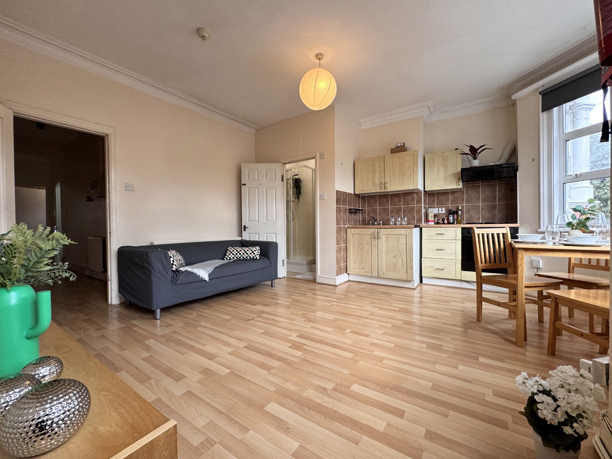 2 bedroom apartment flat/apartment To Let in Willesden - Photograph 6