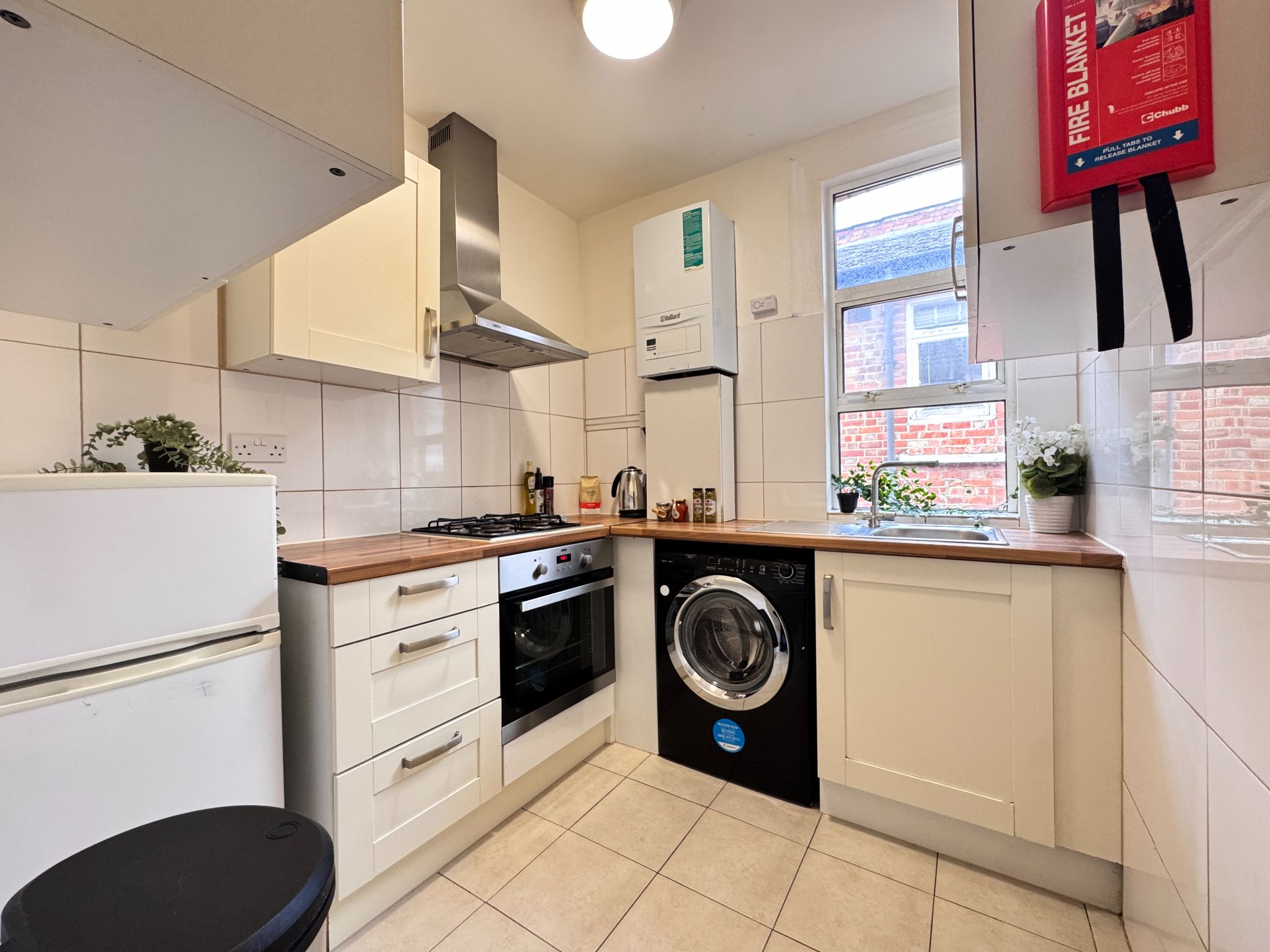 2 bedroom apartment flat/apartment To Let in Willesden - Photograph 13