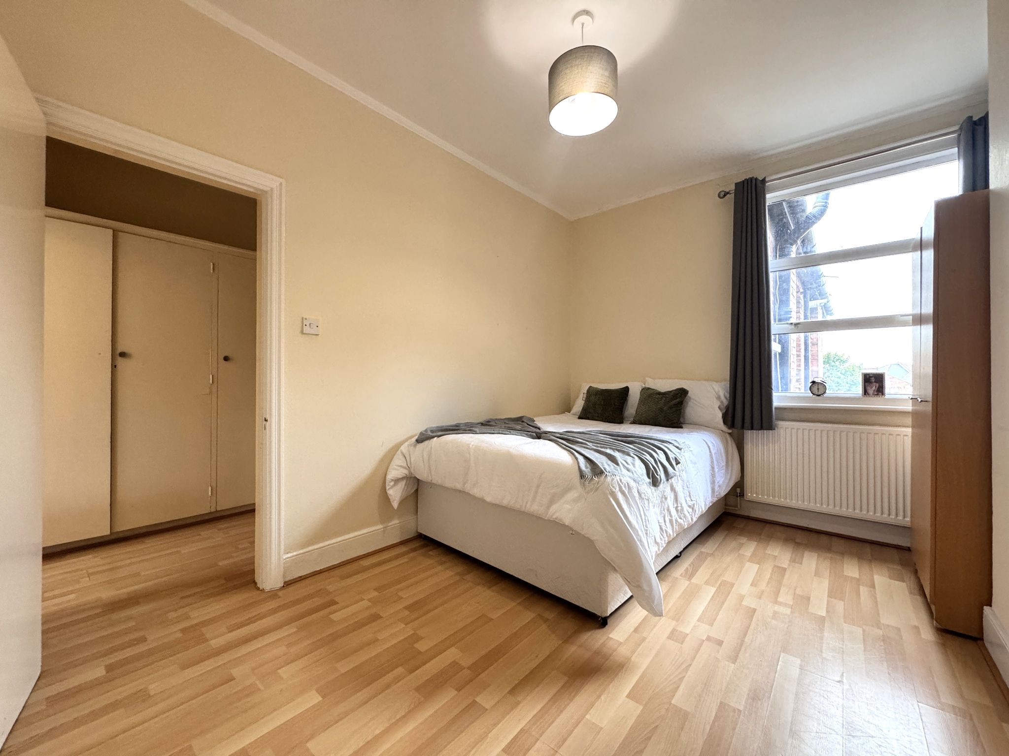 2 bedroom apartment flat/apartment To Let in Willesden - Photograph 8