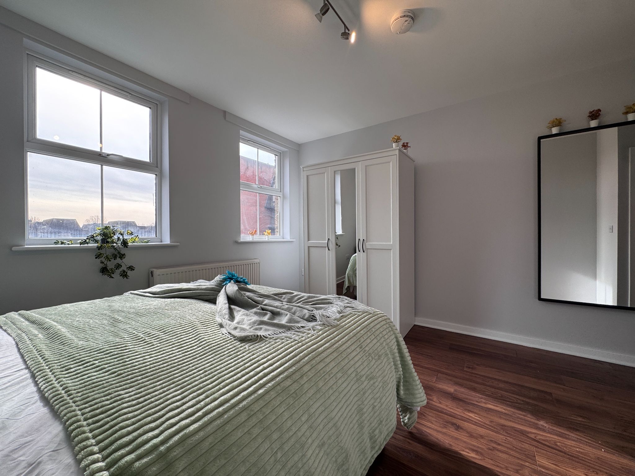 2 bedroom flat flat/apartment To Let in Enfield - Photograph 13