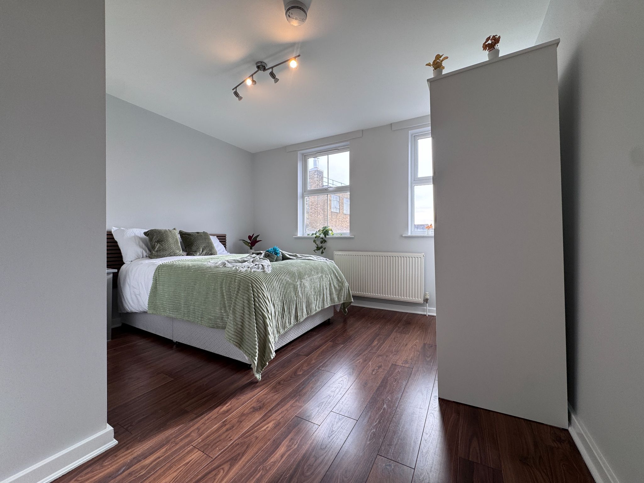 2 bedroom flat flat/apartment To Let in Enfield - Photograph 11