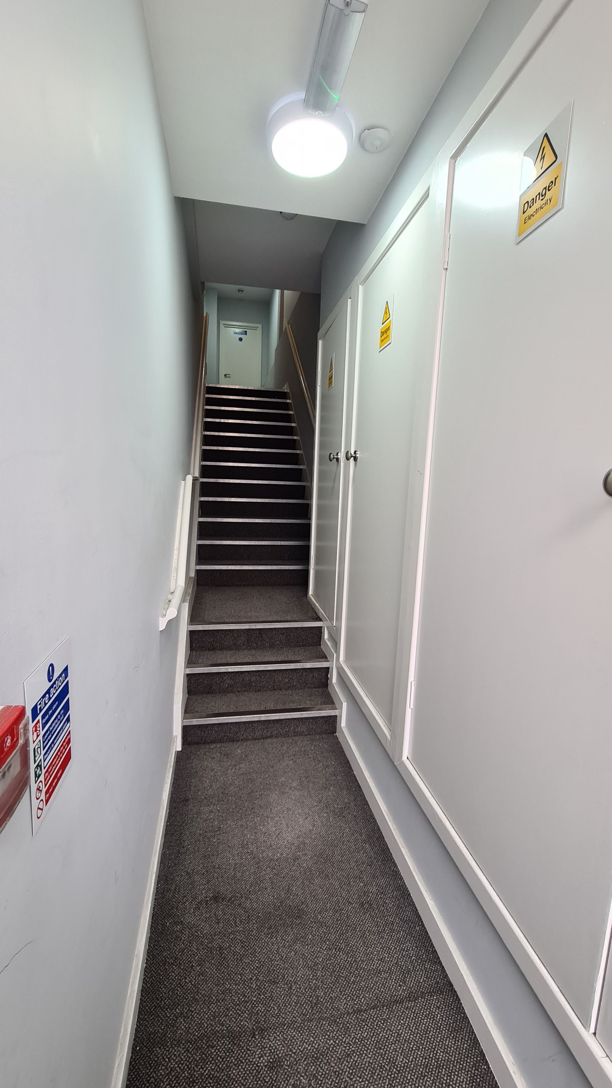 2 bedroom flat flat/apartment To Let in Enfield - Photograph 11