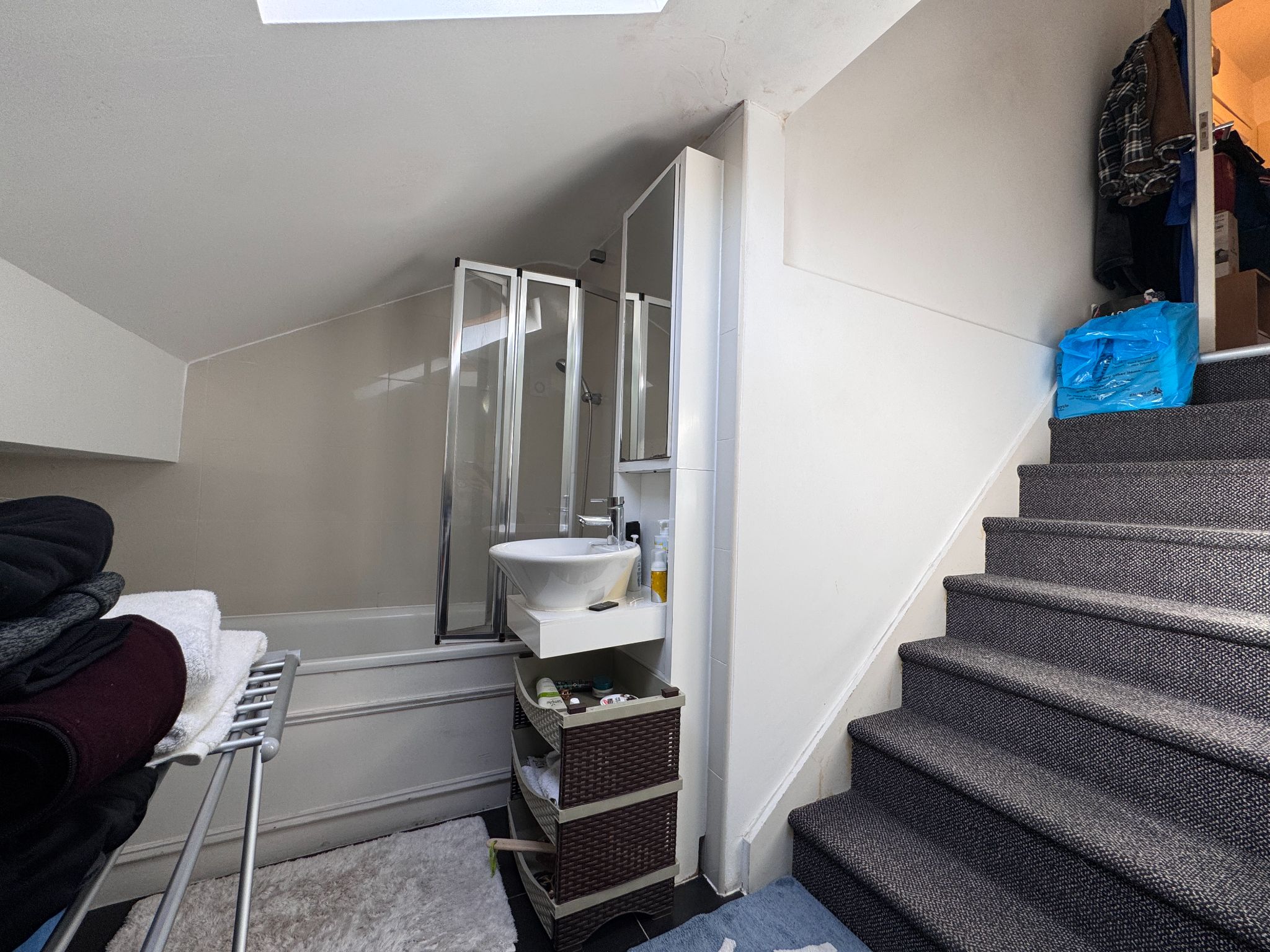 1 bedroom apartment flat/apartment To Let in Enfield - Photograph 6