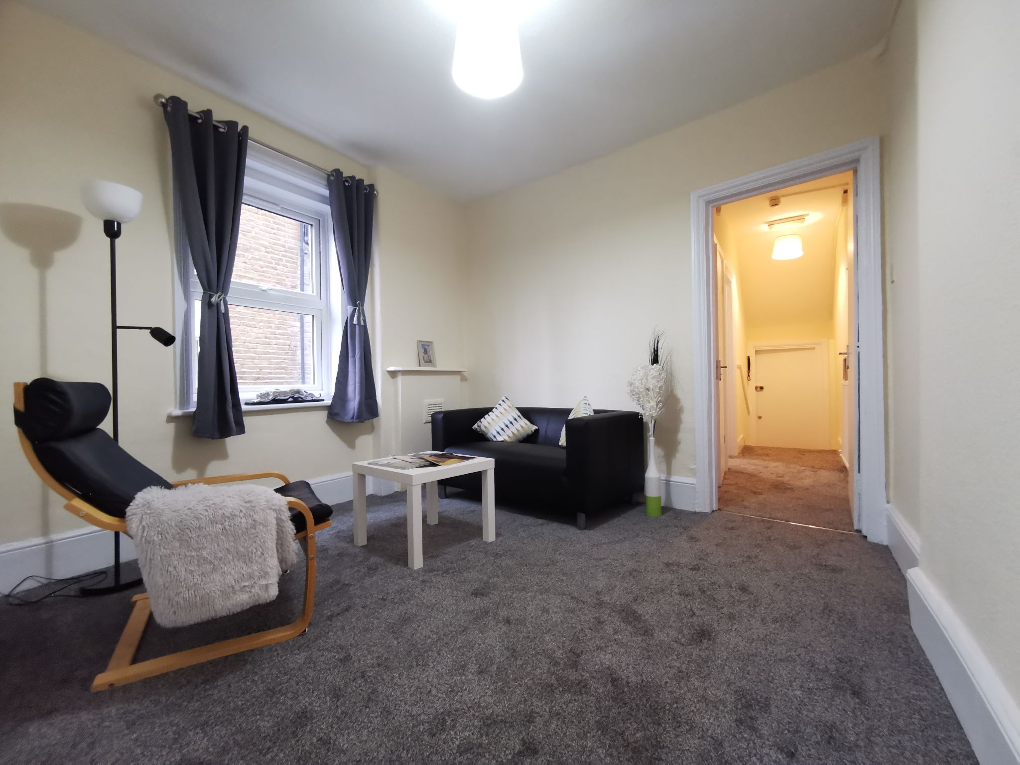 1 bedroom apartment flat/apartment To Let in Brent - Photograph 1