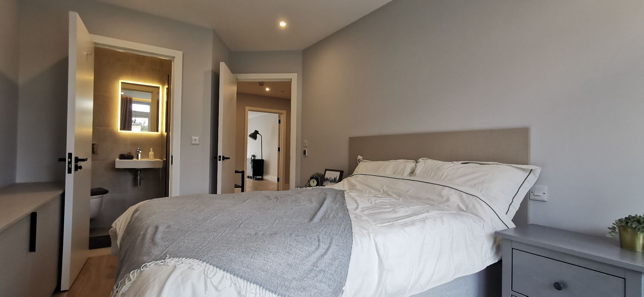 2 bedroom flat flat/apartment To Let in Harrow - Photograph 4