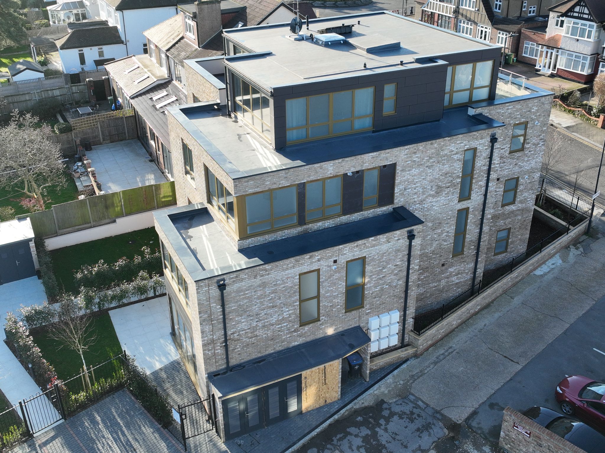 2 bedroom flat flat/apartment To Let in Harrow - Photograph 14