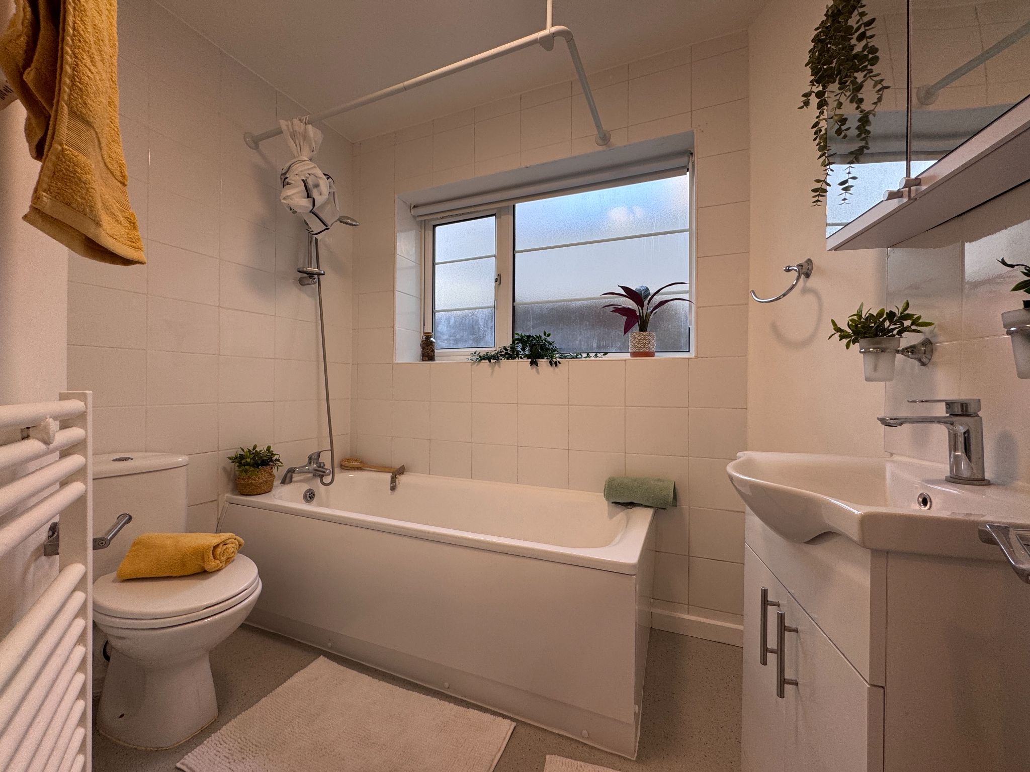 2 bedroom apartment flat/apartment Let in Wembley - Photograph 4