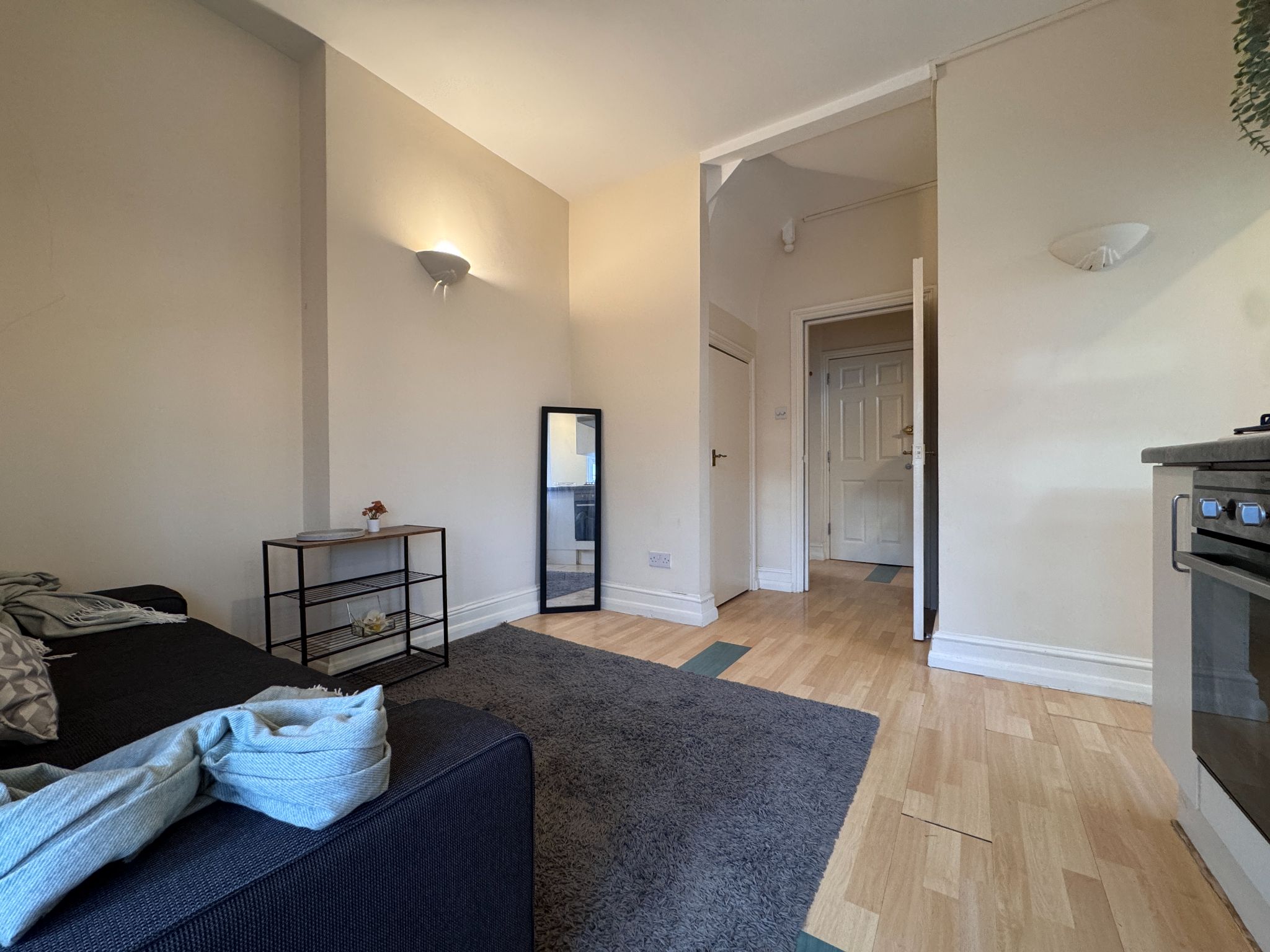 1 bedroom flat flat/apartment Let in London - Photograph 5
