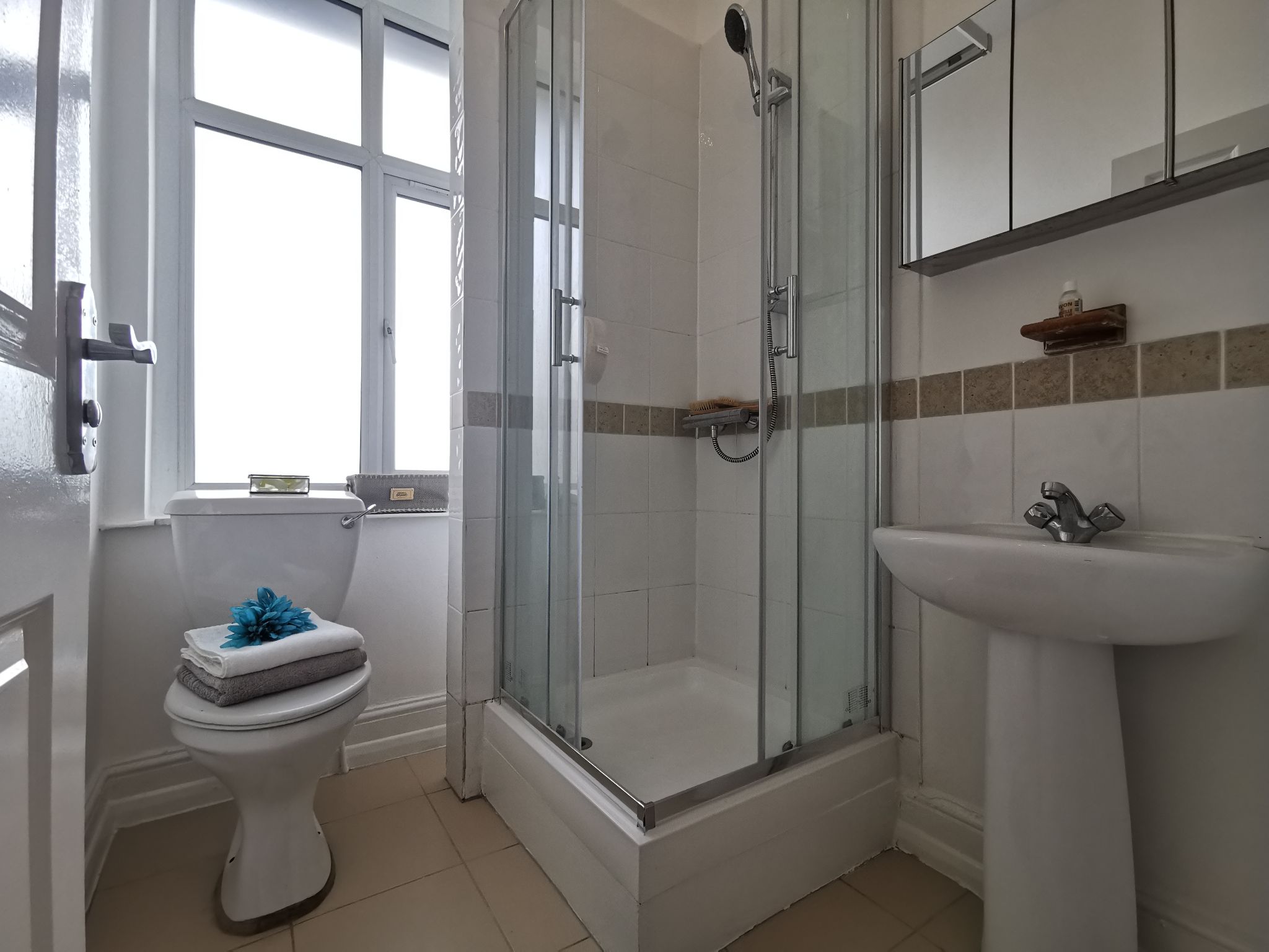 1 bedroom flat flat/apartment To Let in London - Photograph 7