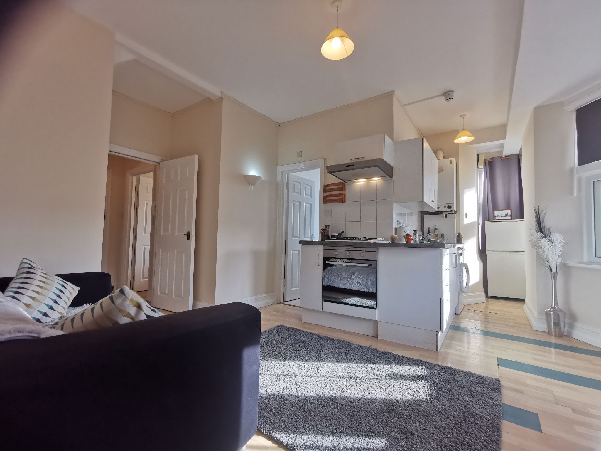 1 bedroom flat flat/apartment To Let in London - Photograph 1