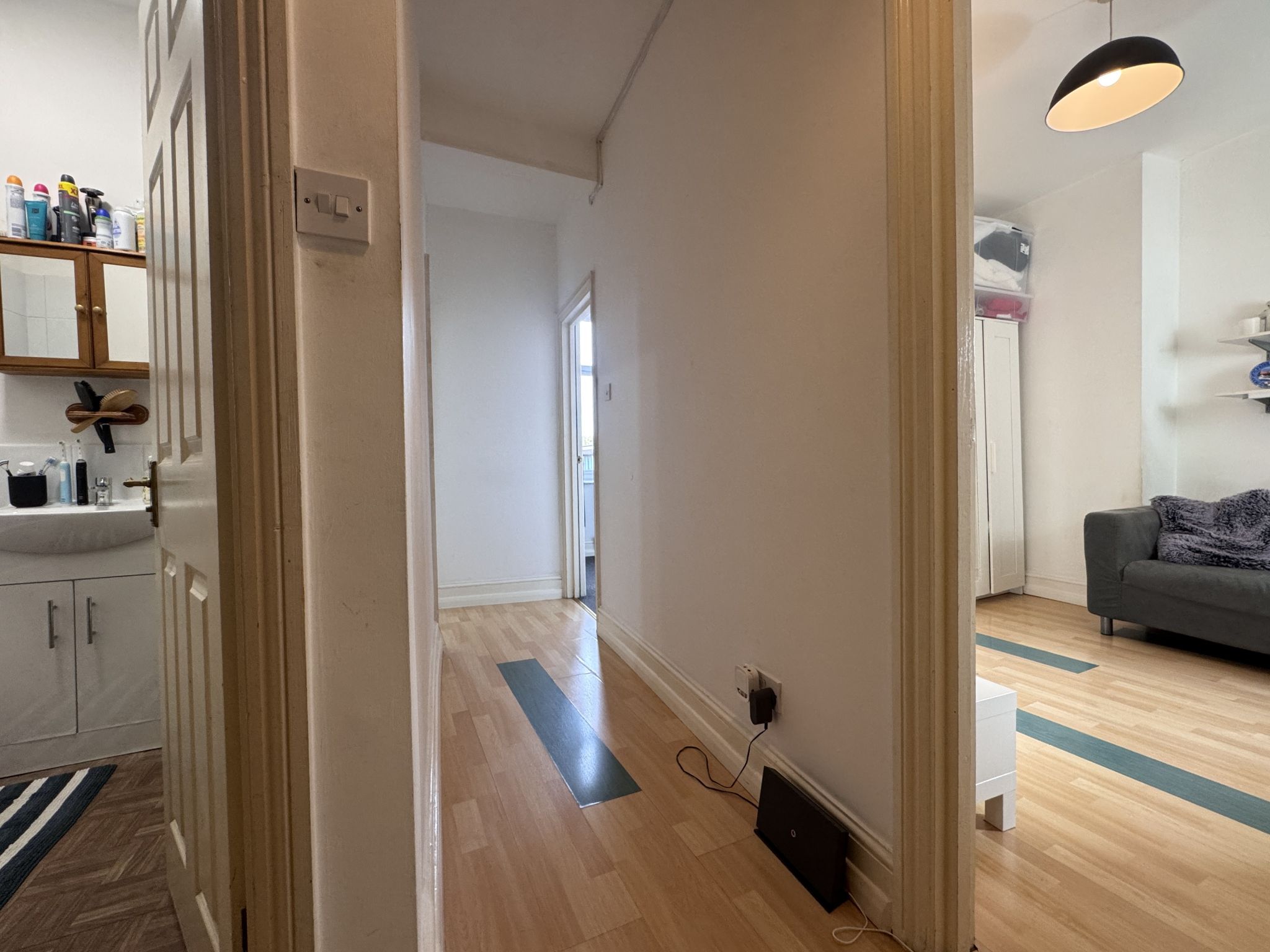 1 bedroom flat flat/apartment To Let in London - Photograph 8