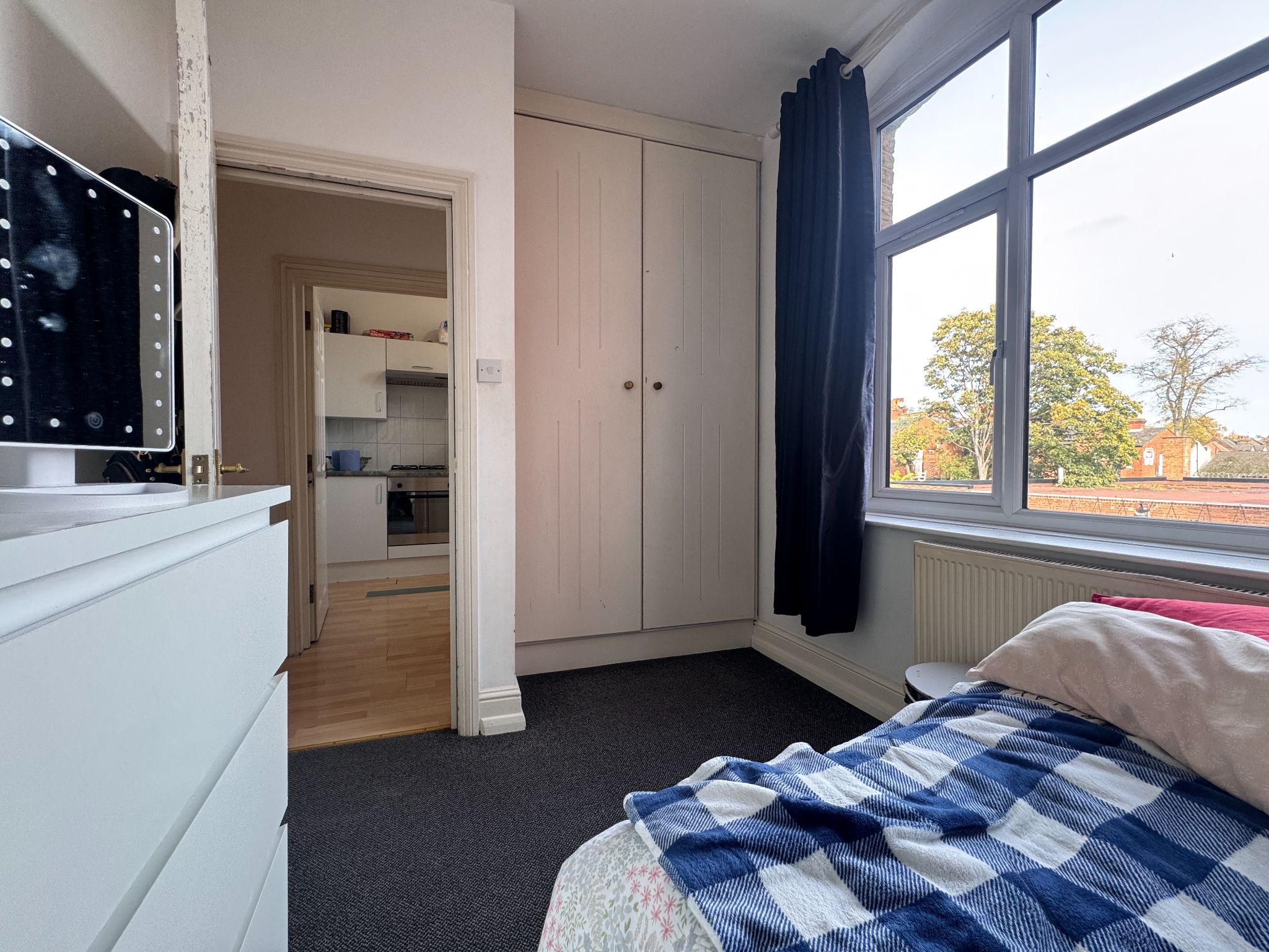 1 bedroom flat flat/apartment To Let in London - Photograph 9