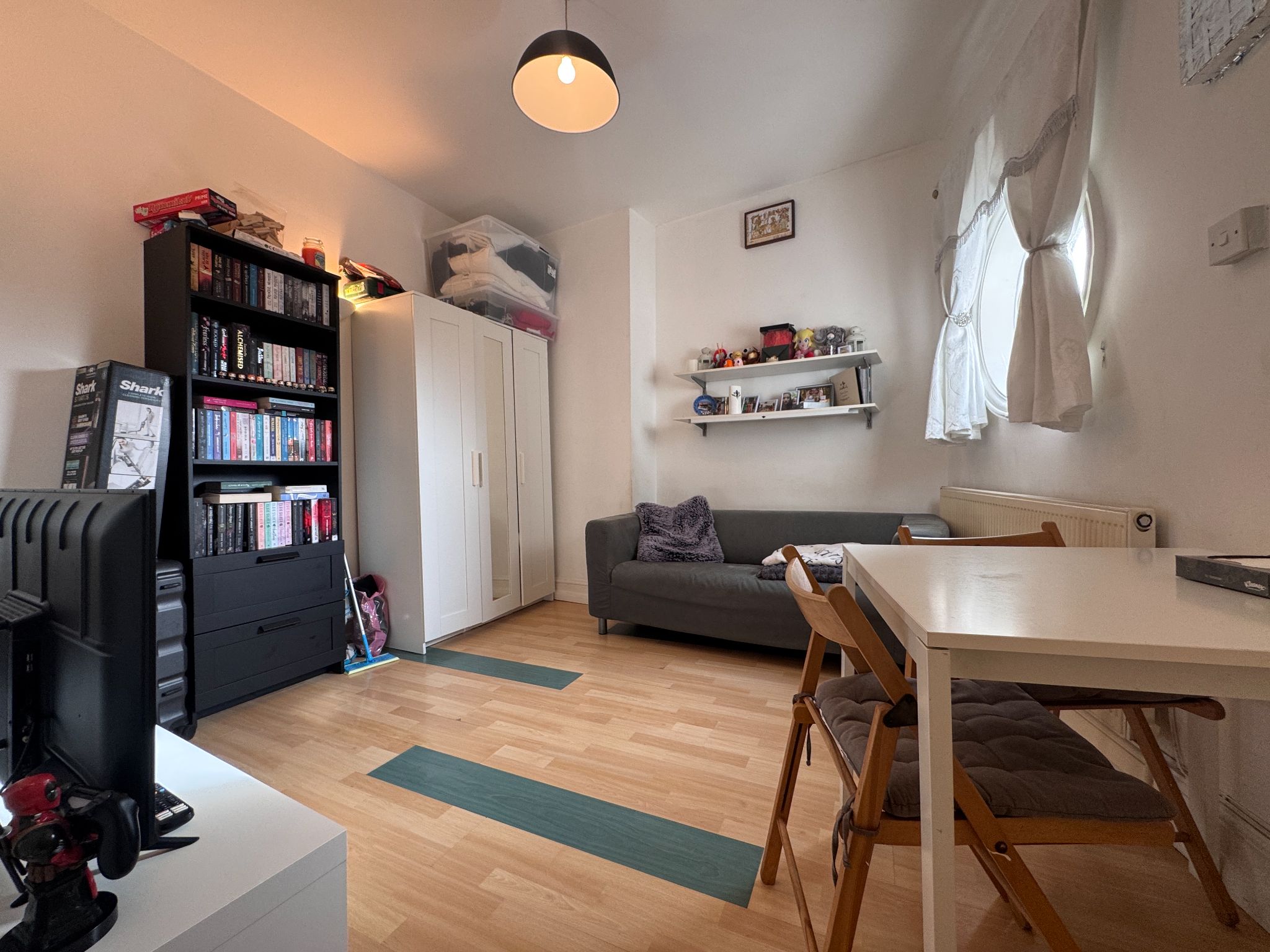 1 bedroom flat flat/apartment To Let in London - Photograph 4