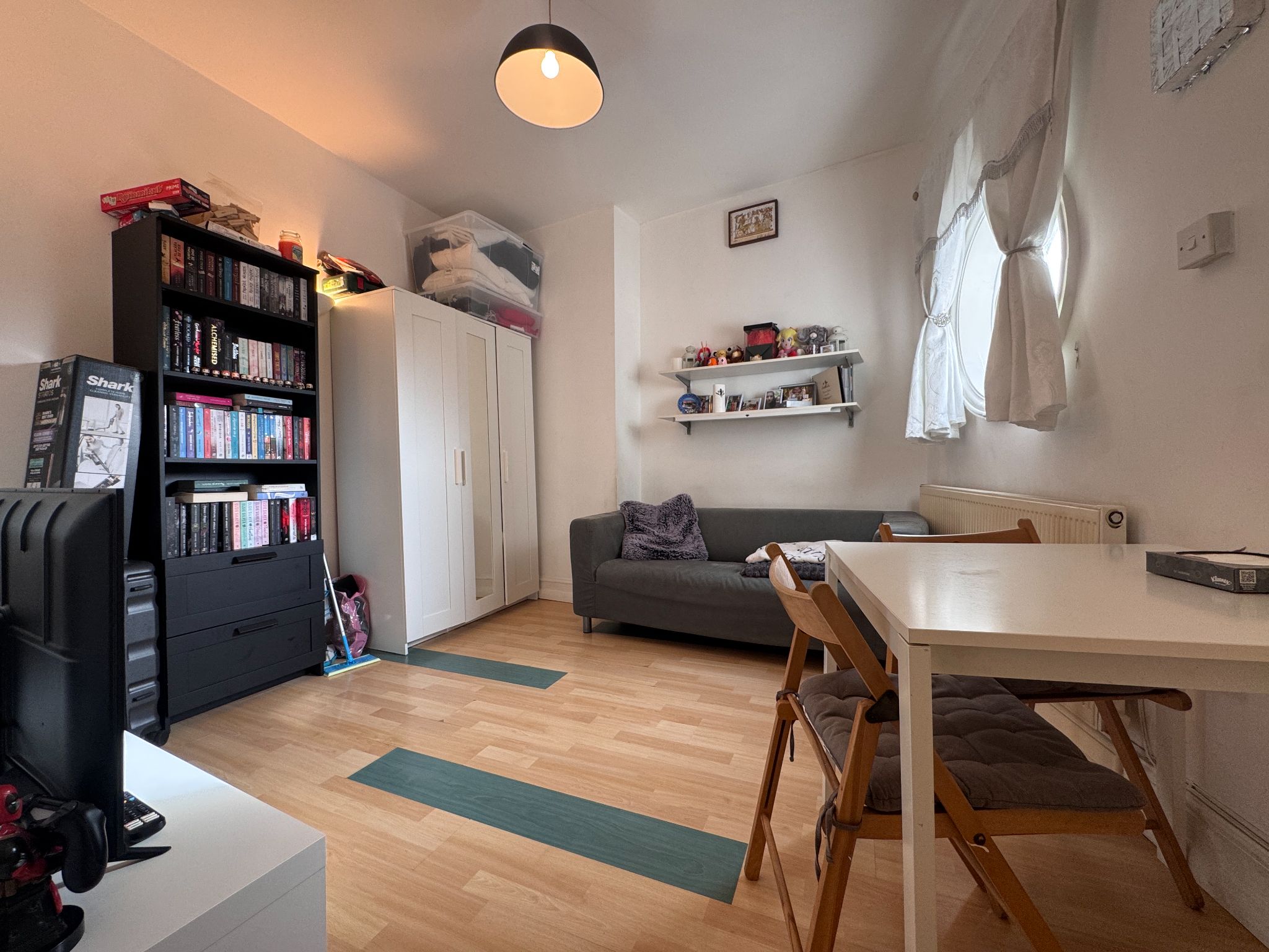 1 bedroom flat flat/apartment To Let in London - Photograph 3