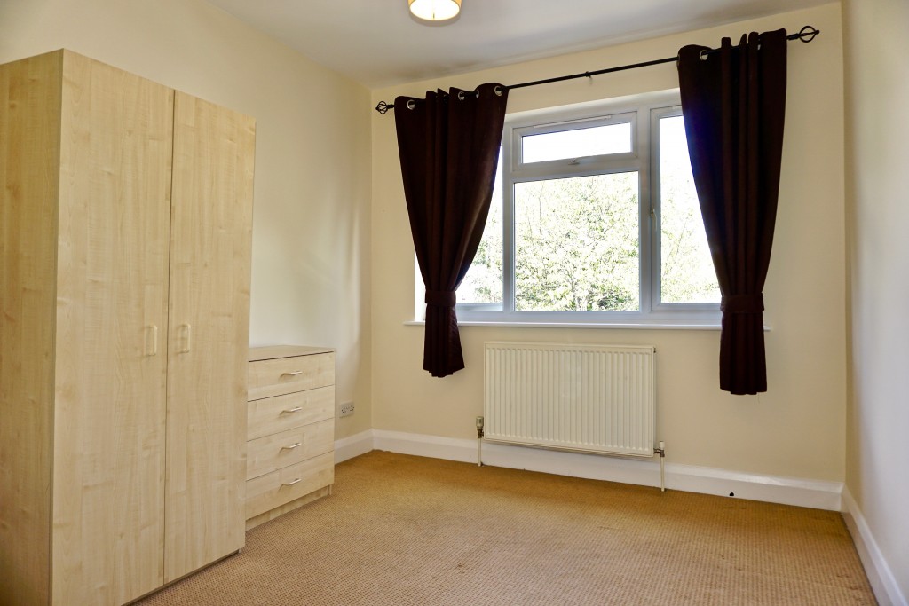 2 bedroom flat flat/apartment Let in Willesden Green - BEDROOM 2 - DOUBLE