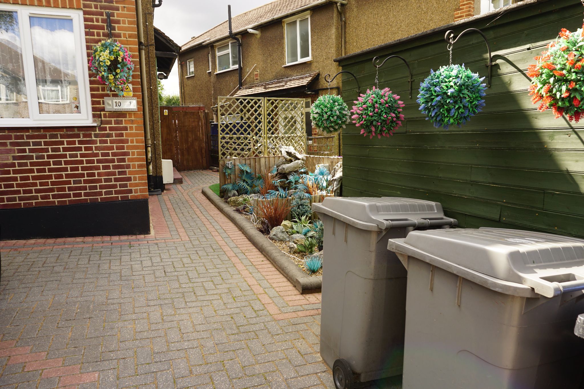 2 bedroom flat flat/apartment To Let in Willesden Green - Photograph 10