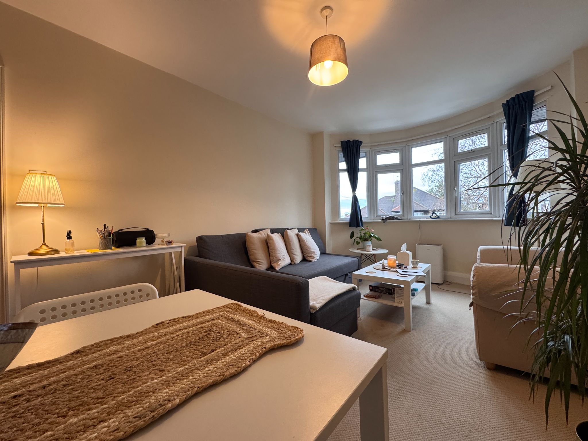 2 bedroom flat flat/apartment To Let in Willesden Green - Photograph 3