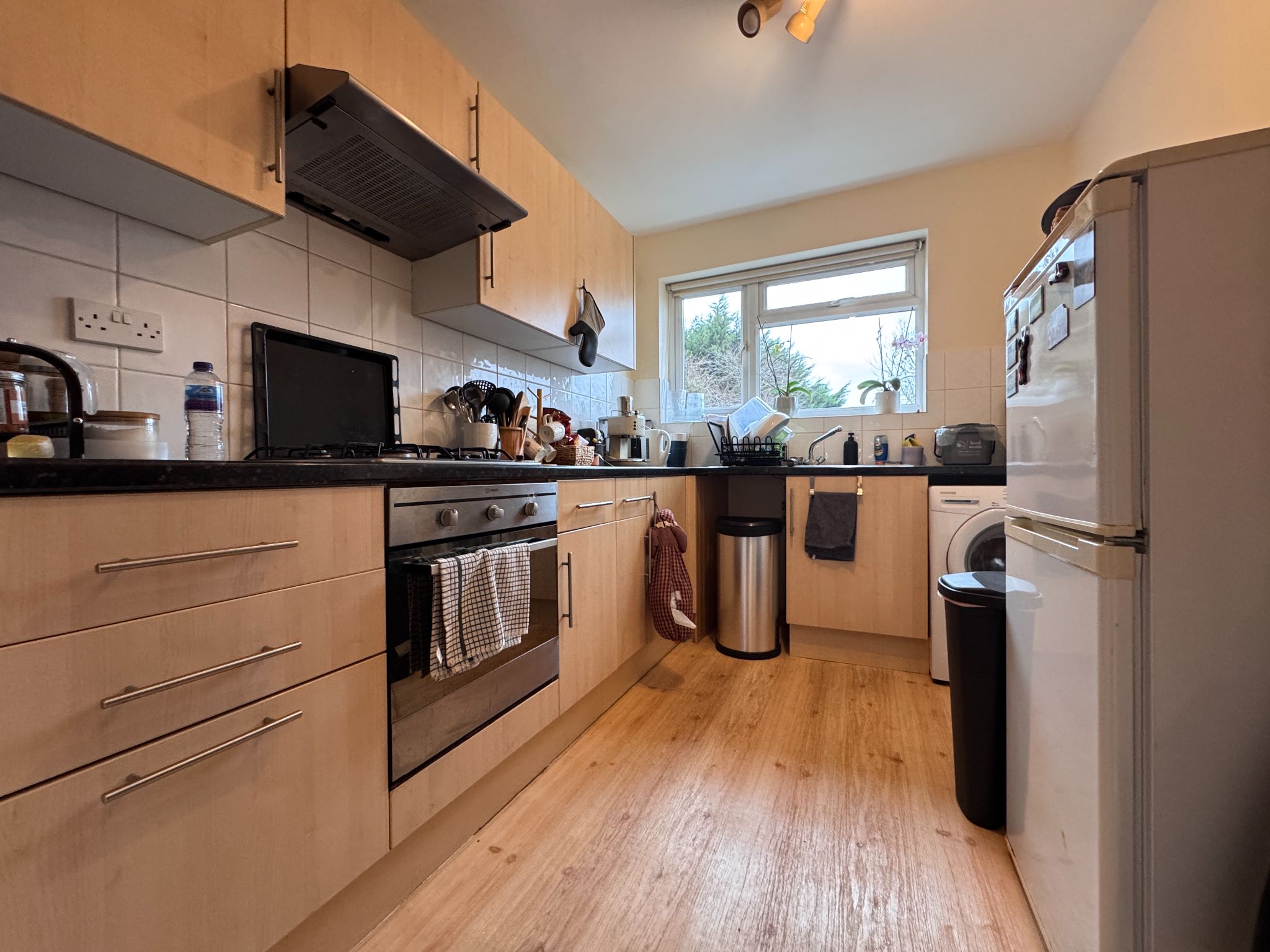 2 bedroom flat flat/apartment To Let in Willesden Green - Photograph 1