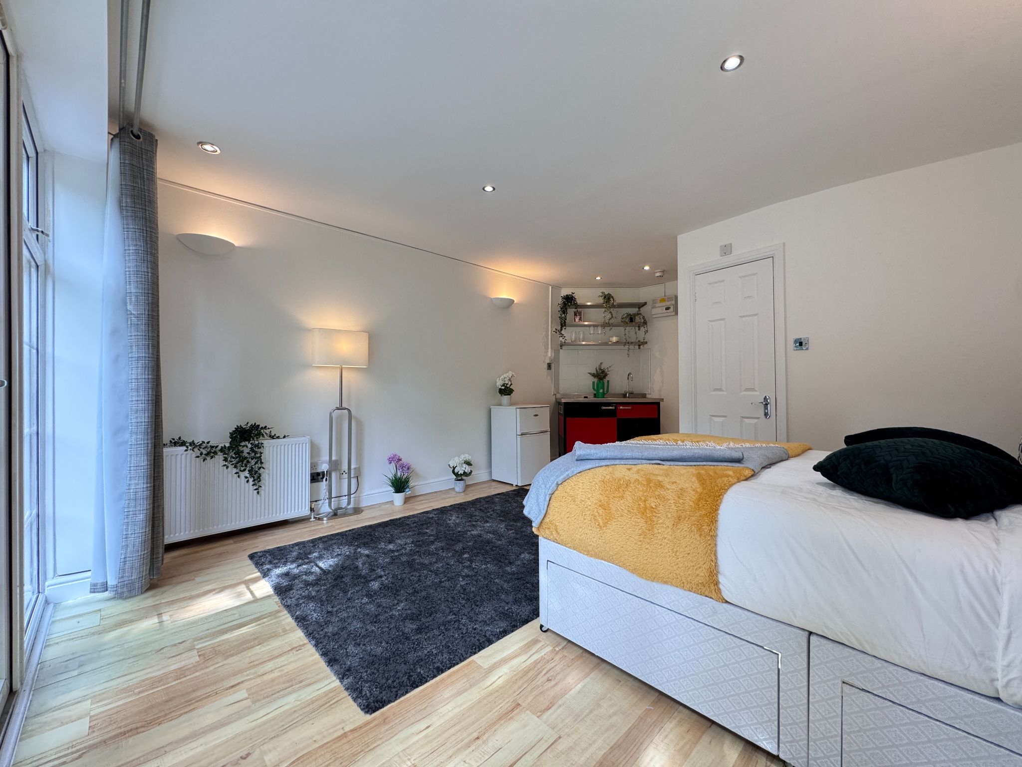 1 bedroom studio flat/apartment To Let in Wembley - Photograph 4
