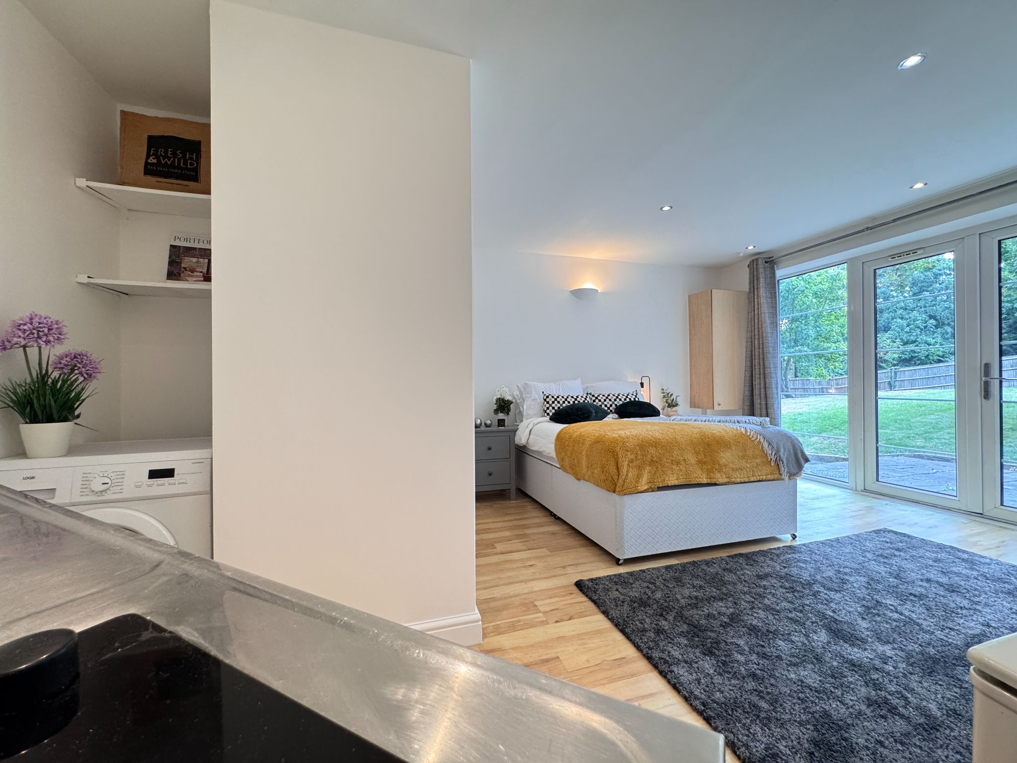 1 bedroom studio flat/apartment To Let in Wembley - Photograph 2