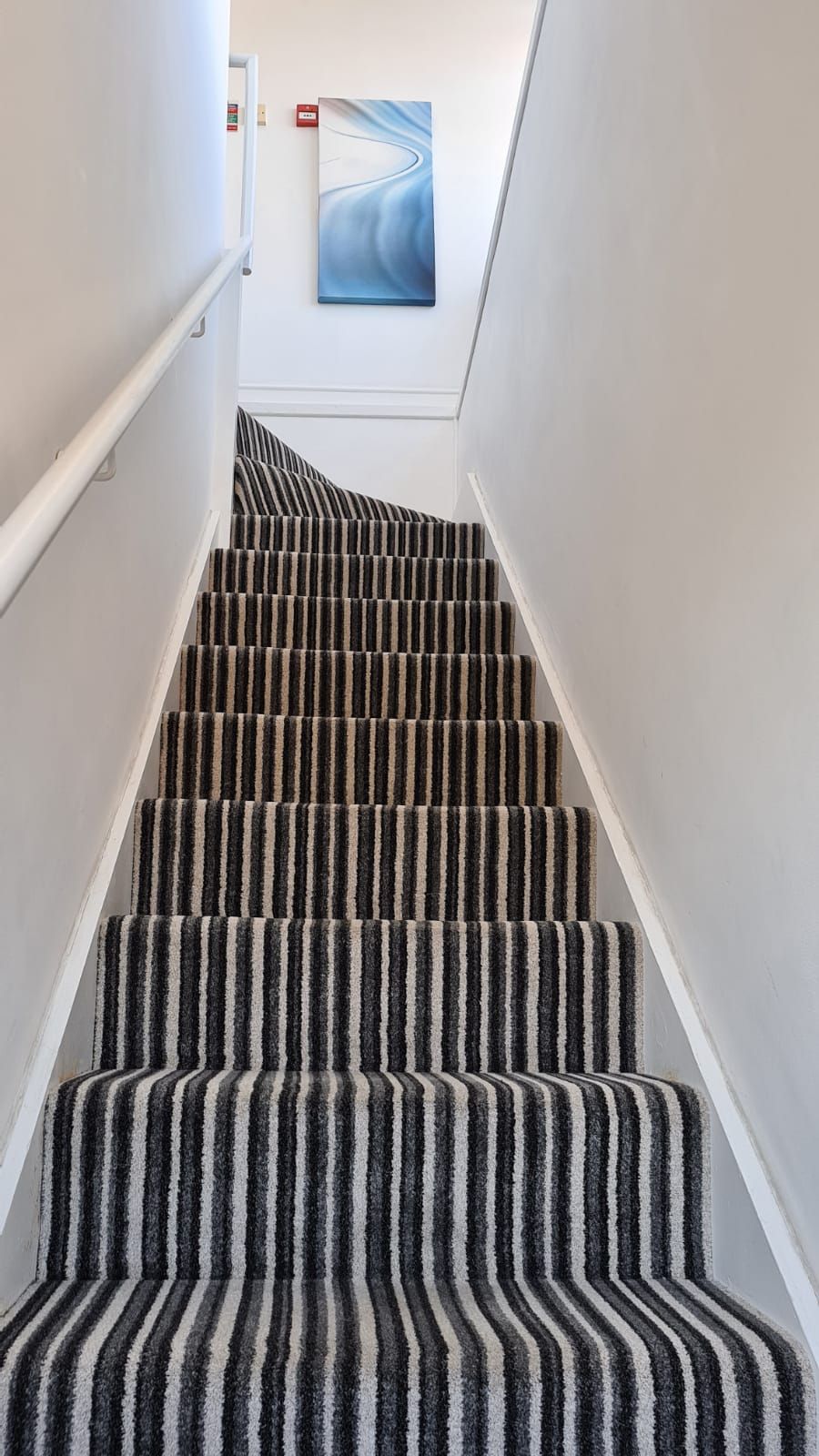 2 bedroom apartment flat/apartment To Let in Wembley - Communal Hallway