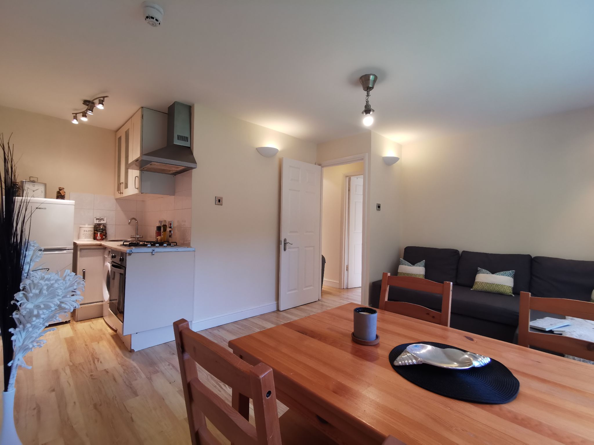 2 bedroom apartment flat/apartment To Let in Wembley - Photograph 5