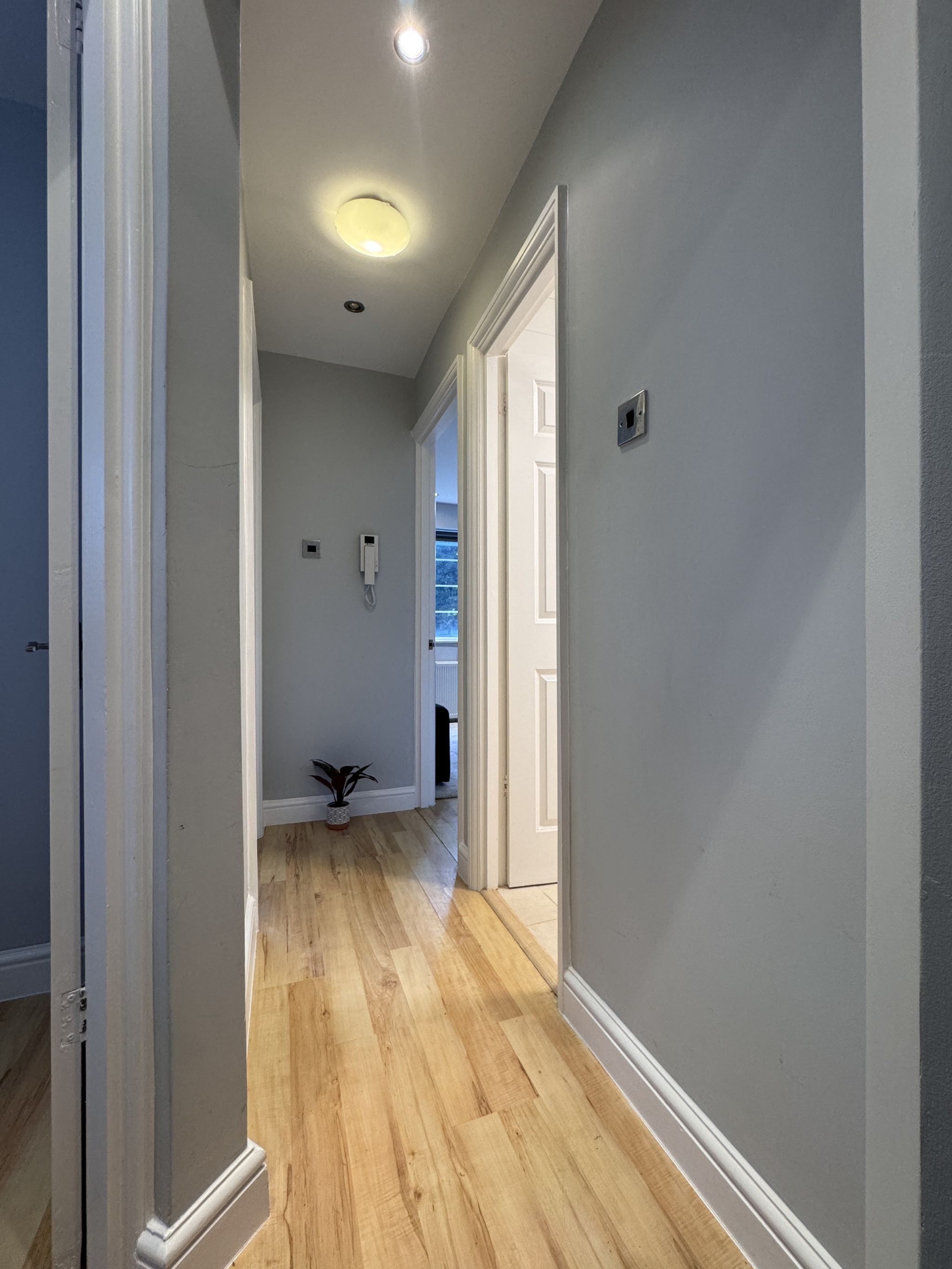 2 bedroom apartment flat/apartment To Let in Wembley - Photograph 9