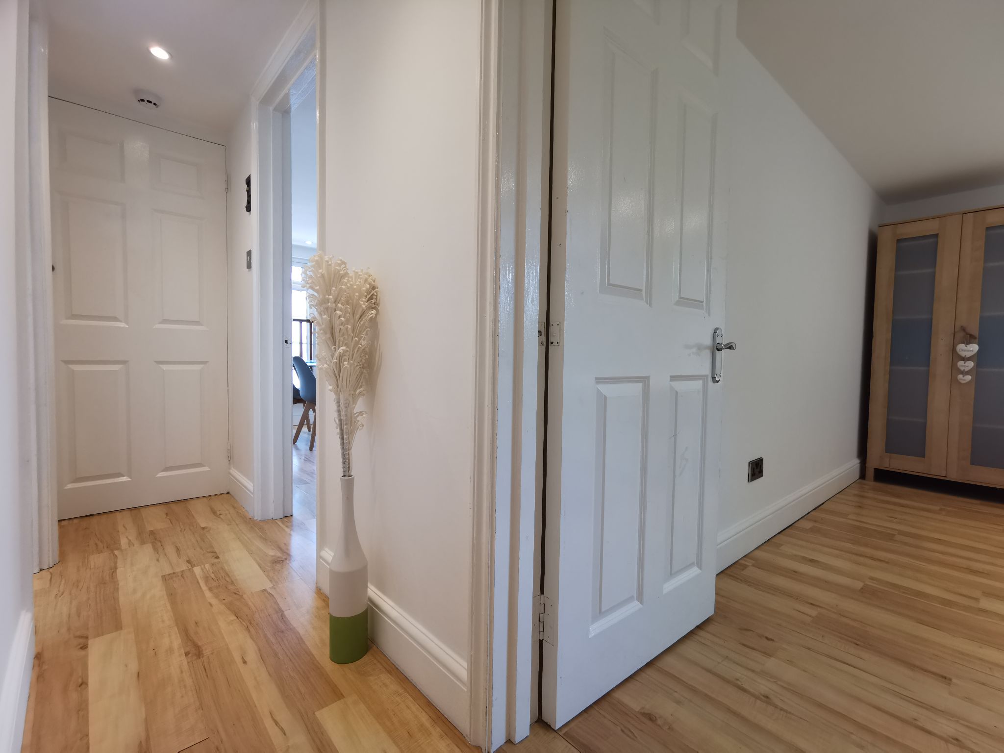 2 bedroom apartment flat/apartment To Let in London - Photograph 6