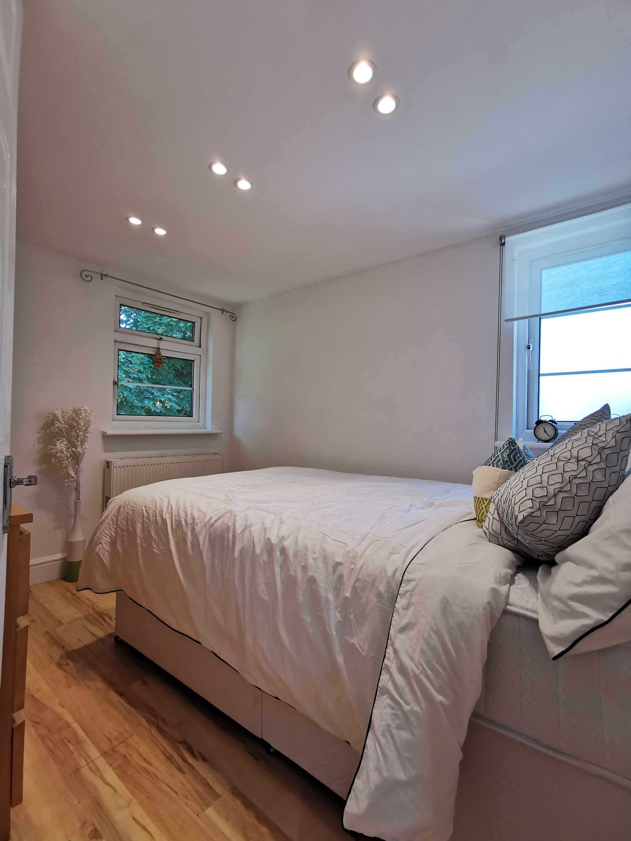 2 bedroom apartment flat/apartment To Let in London - Photograph 7