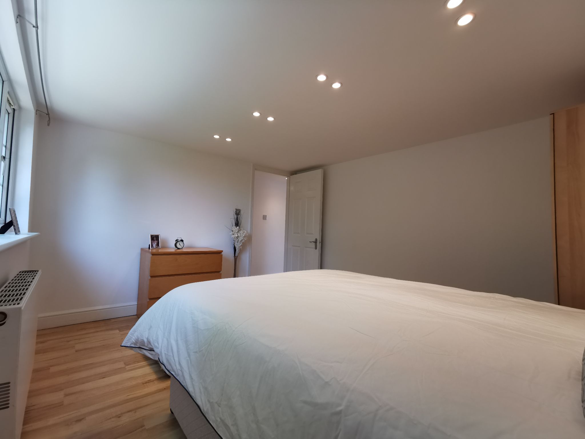 2 bedroom apartment flat/apartment To Let in London - Photograph 8