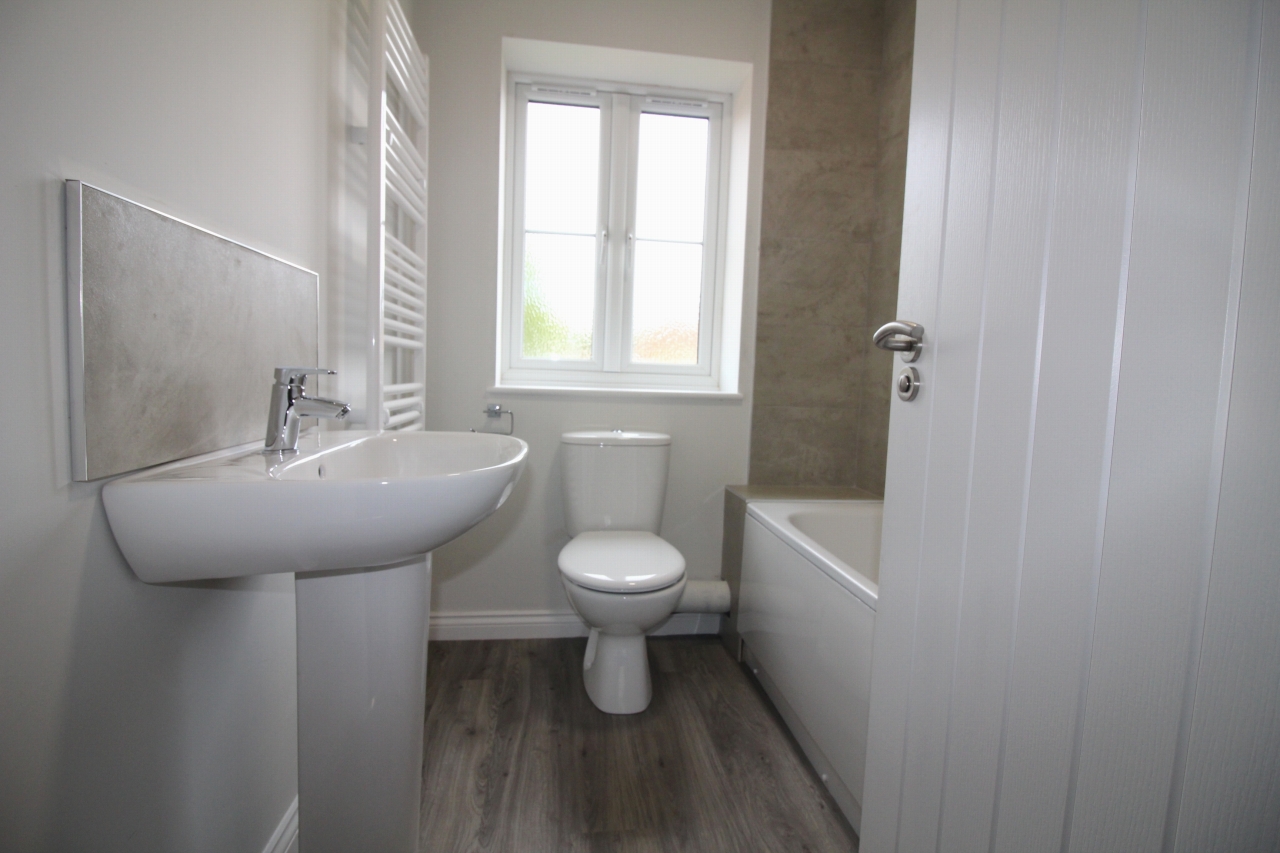 4 bedroom barn conversion house To Let in Birmingham - Photograph 10.