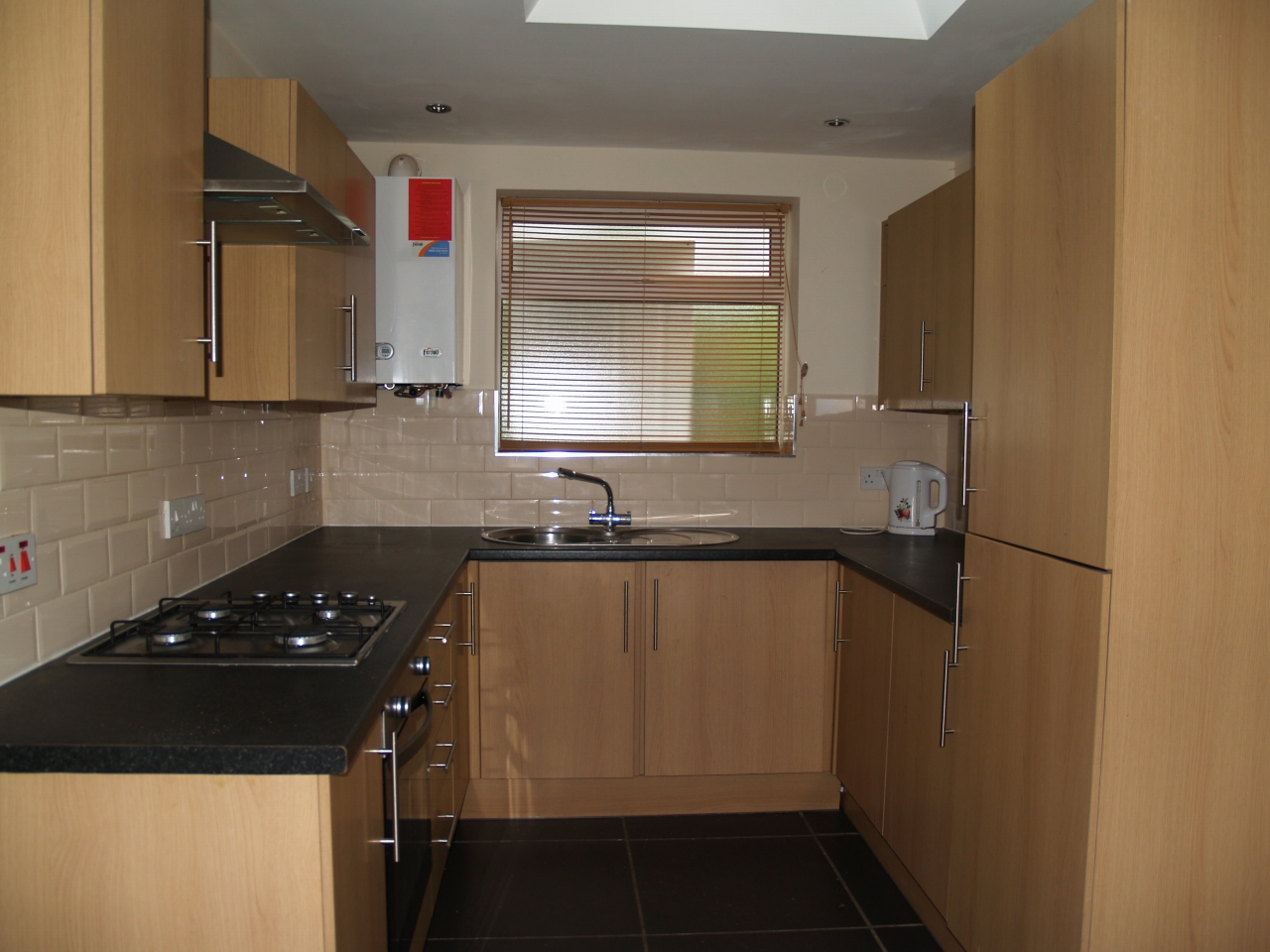 3 bedroom mid terraced house For Sale in Birmingham - Photograph 4.