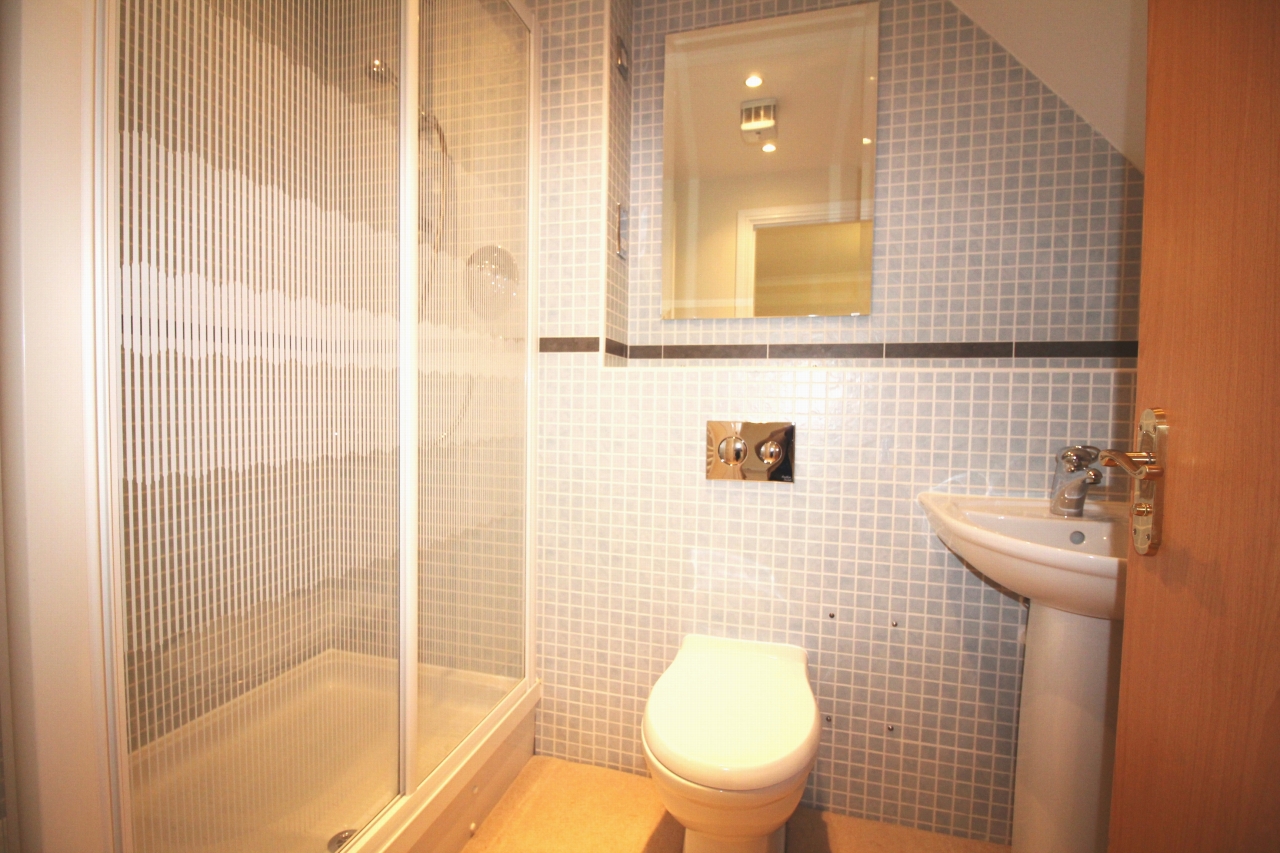 3 bedroom apartment flat/apartment Let Agreed in Solihull - Photograph 9.