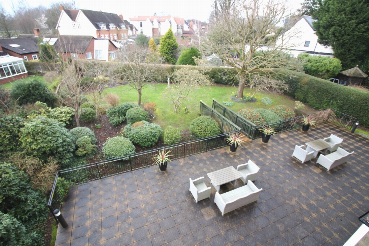 3 bedroom apartment flat/apartment Let Agreed in Solihull - Photograph 12.