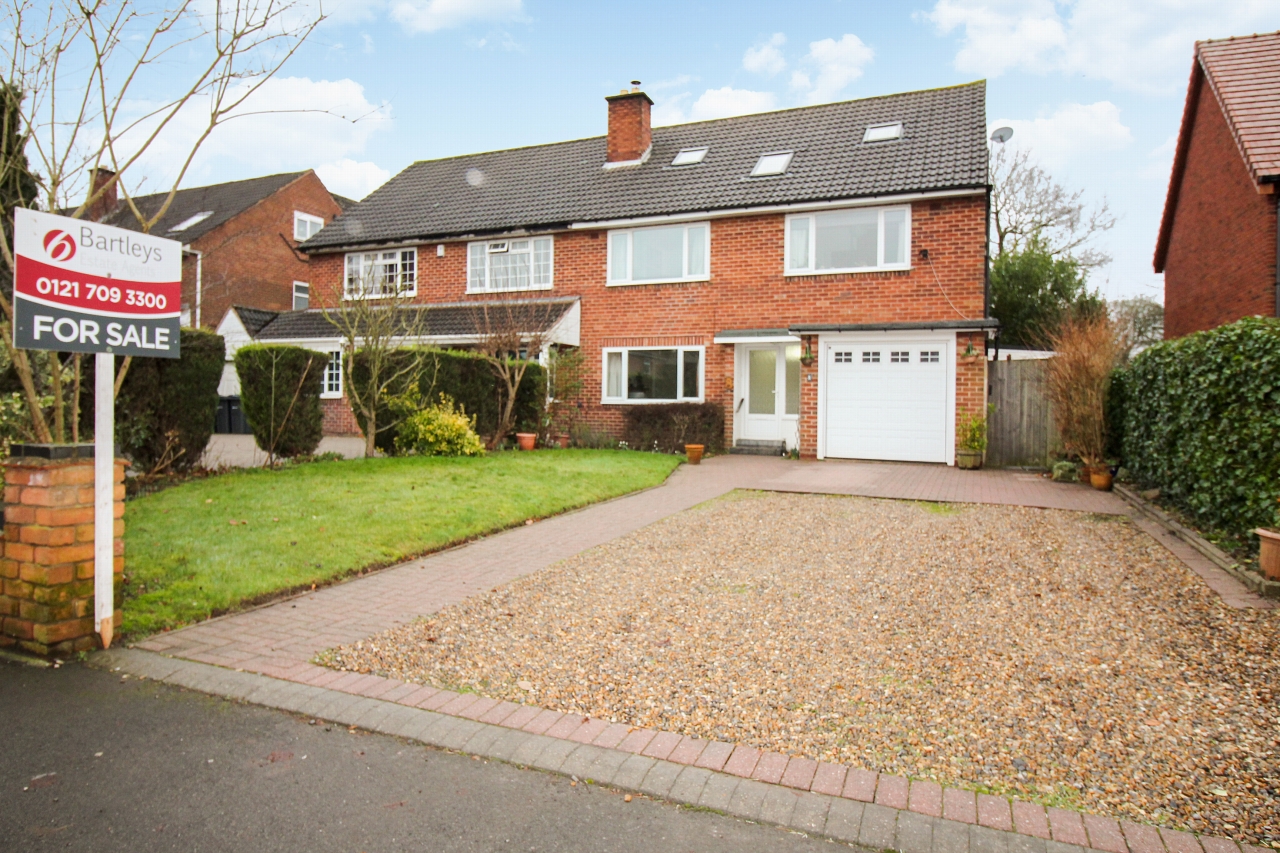 7 bedroom semi-detached house For Sale in Birmingham - Photograph 1.