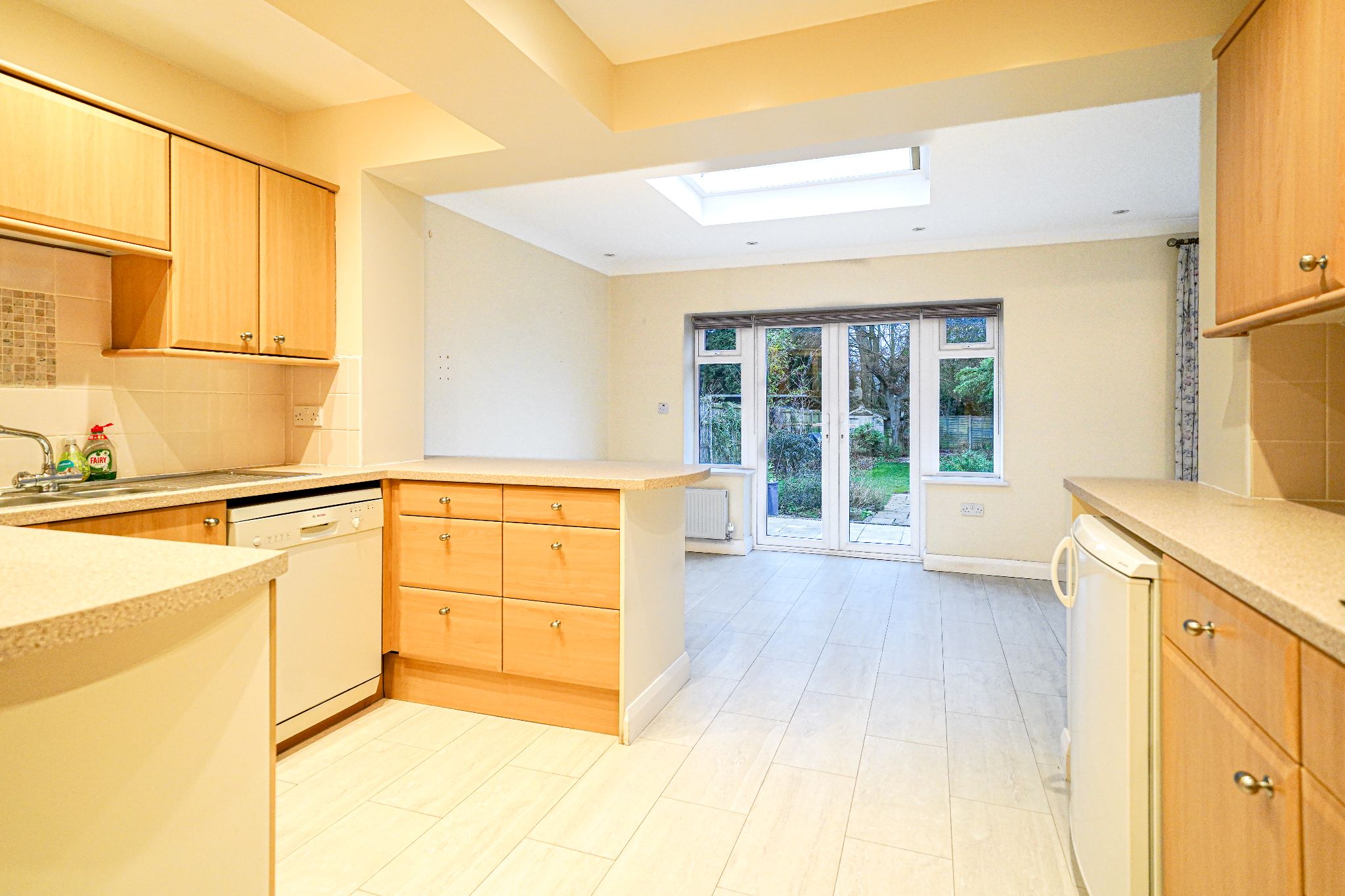 3 bedroom semi-detached house For Sale in Solihull - Property photograph.