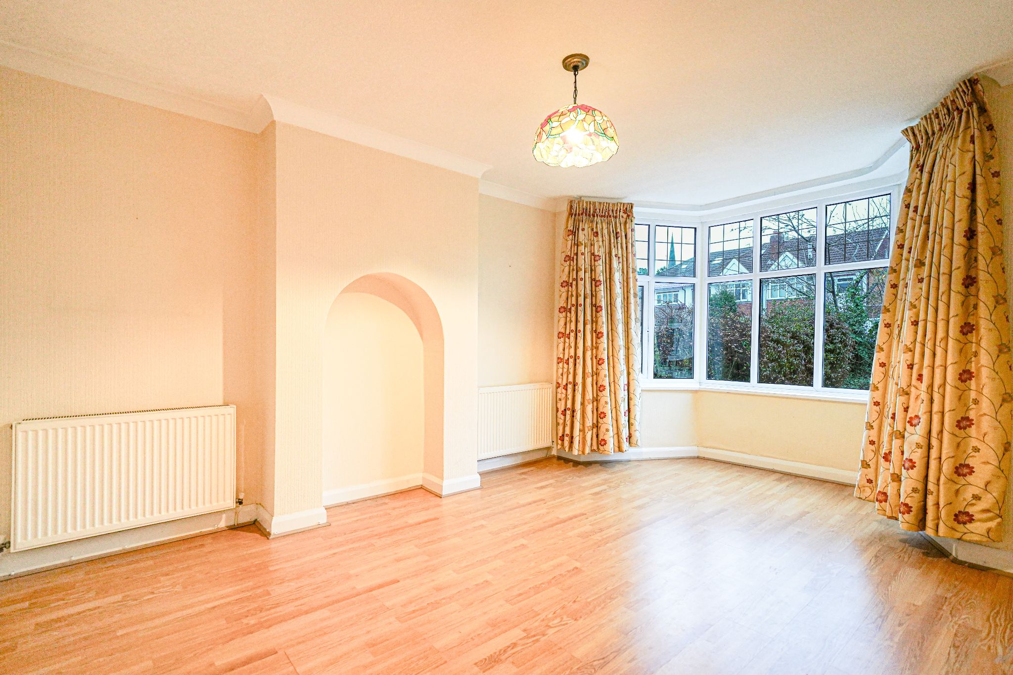 3 bedroom semi-detached house For Sale in Solihull - Property photograph.