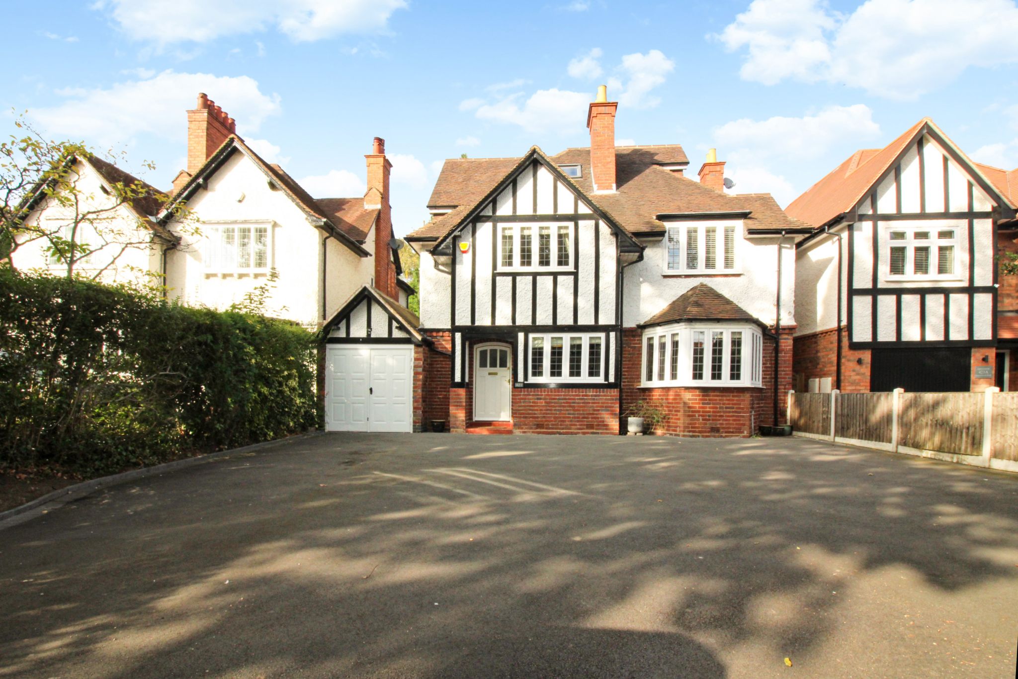 5 bedroom detached house For Sale in Solihull - Photograph 1.