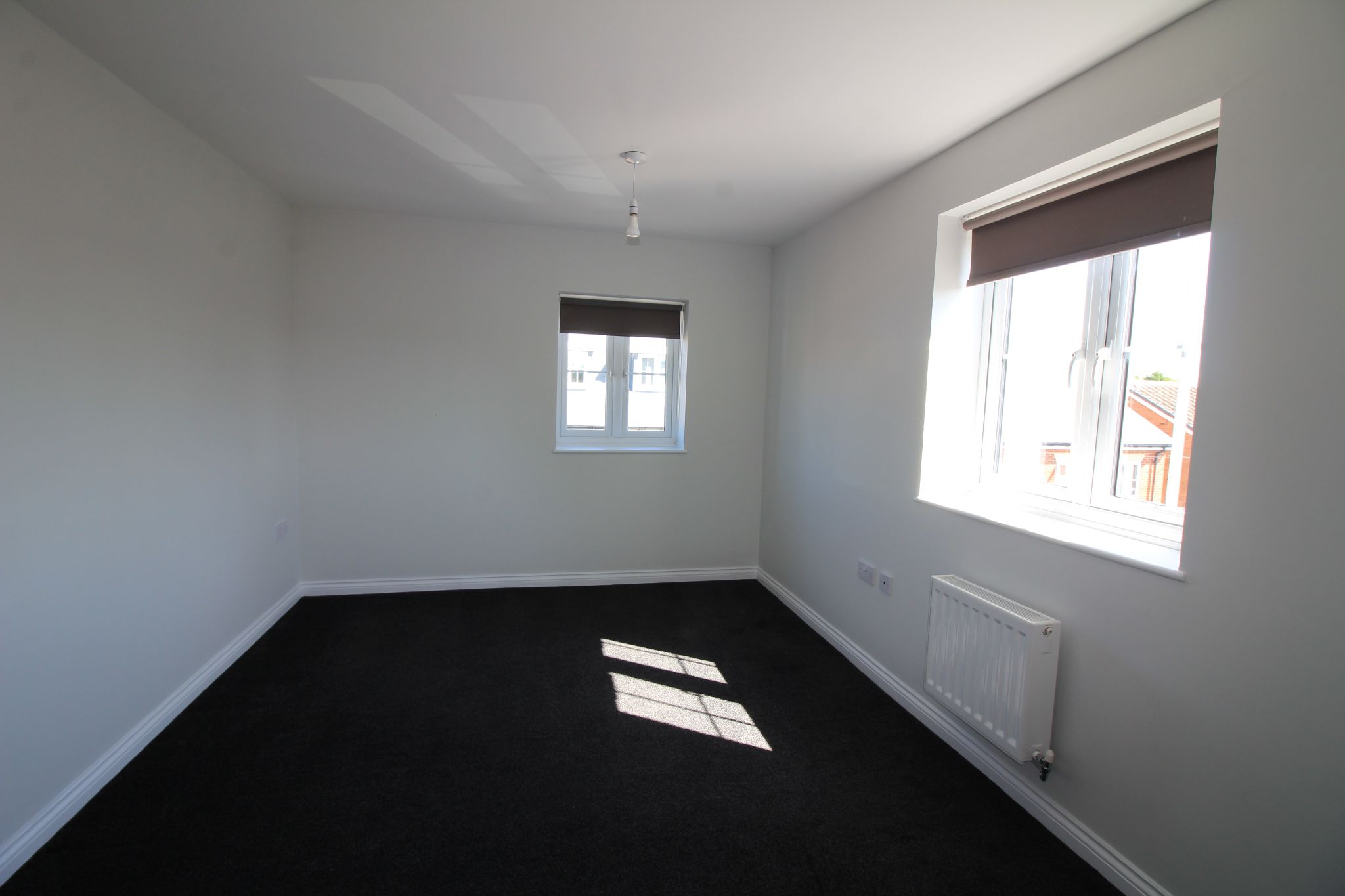 5 bedroom semi-detached house To Let in Birmingham - Photograph 9.